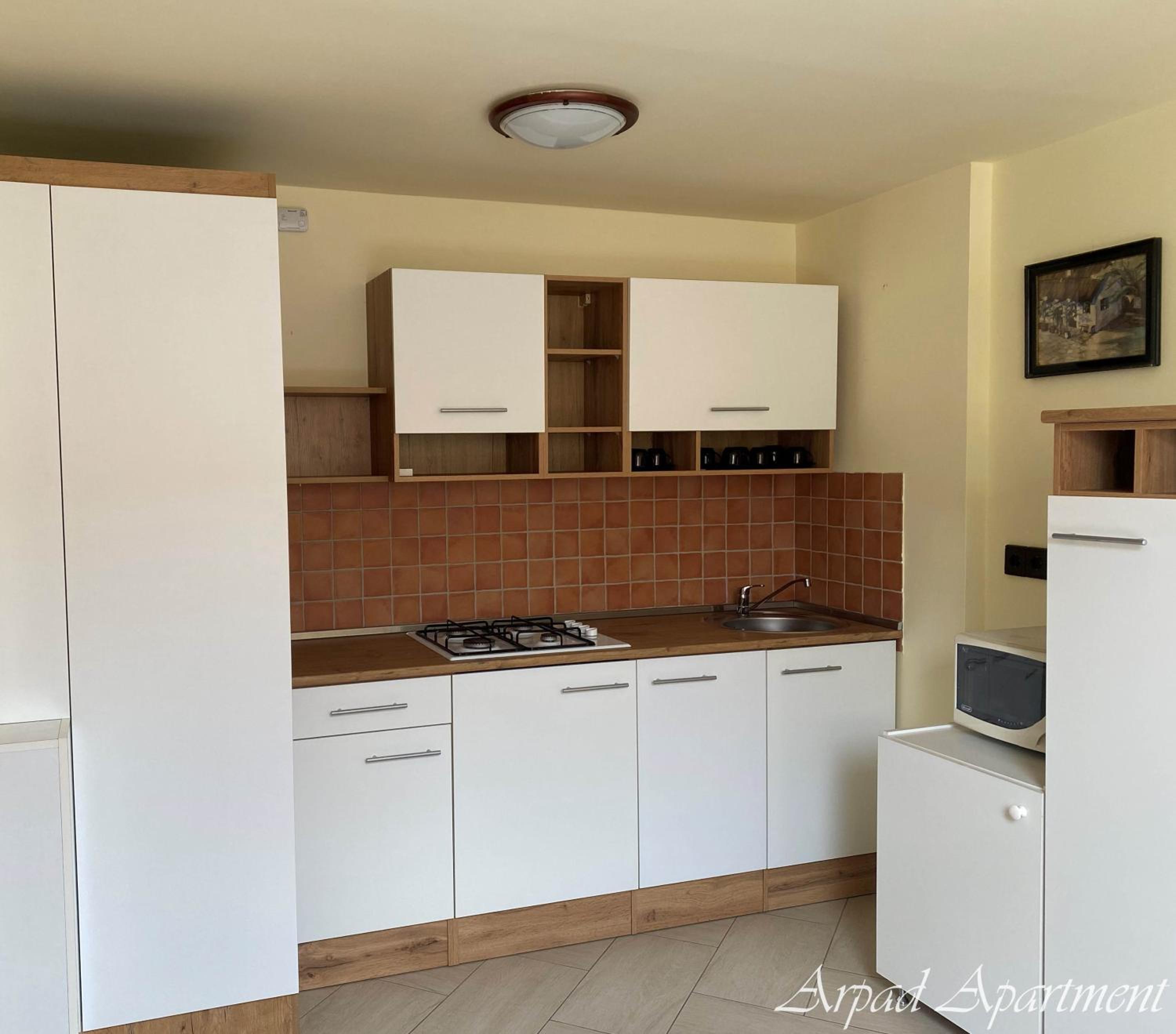 Árpád Apartman - 3 Bedroom Family Apartment with Parking
