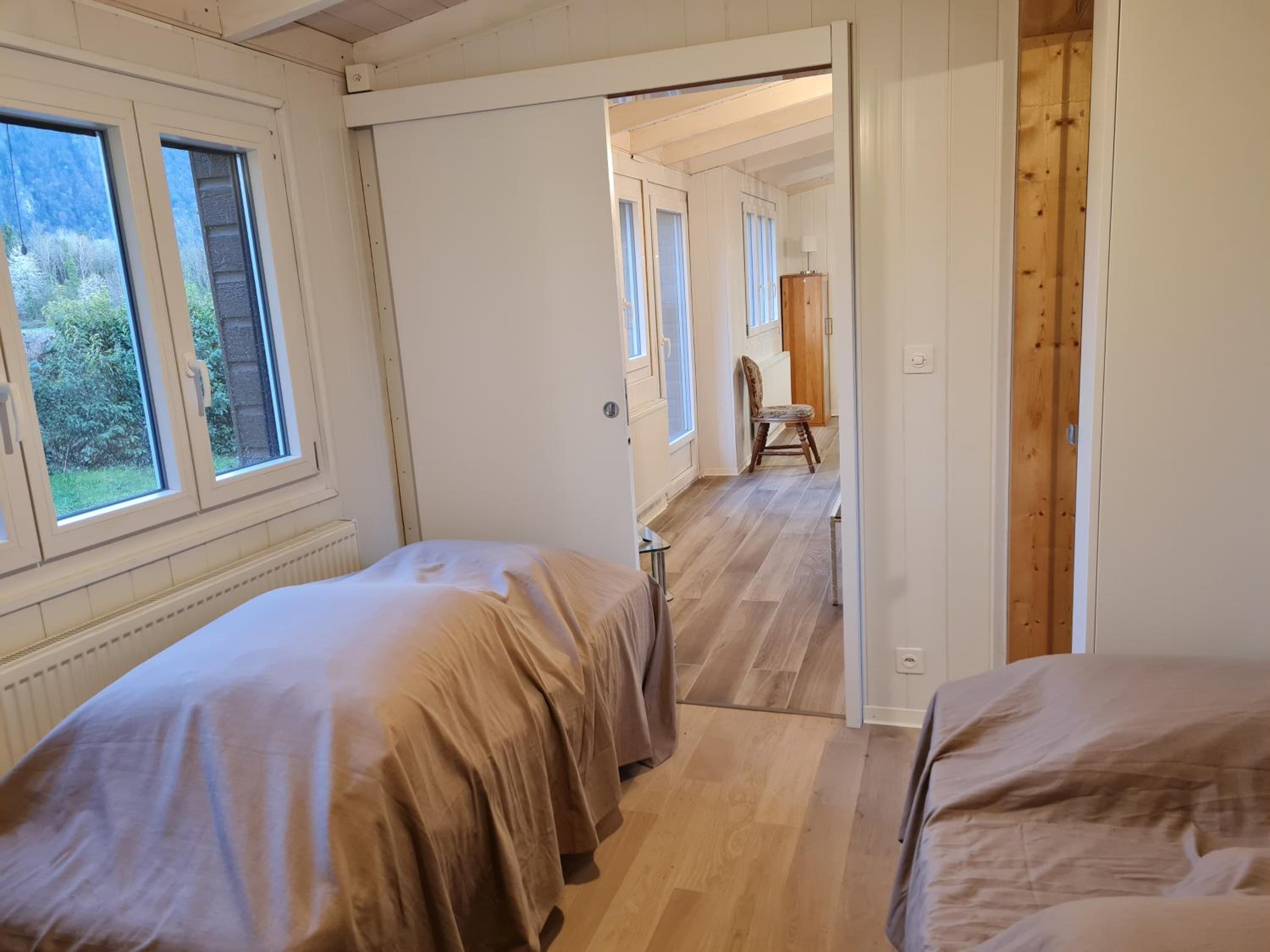 Rhône Cottage 4, villa, jardin, vélos, balançoires, jeux, 200m étang Vieux Rhône