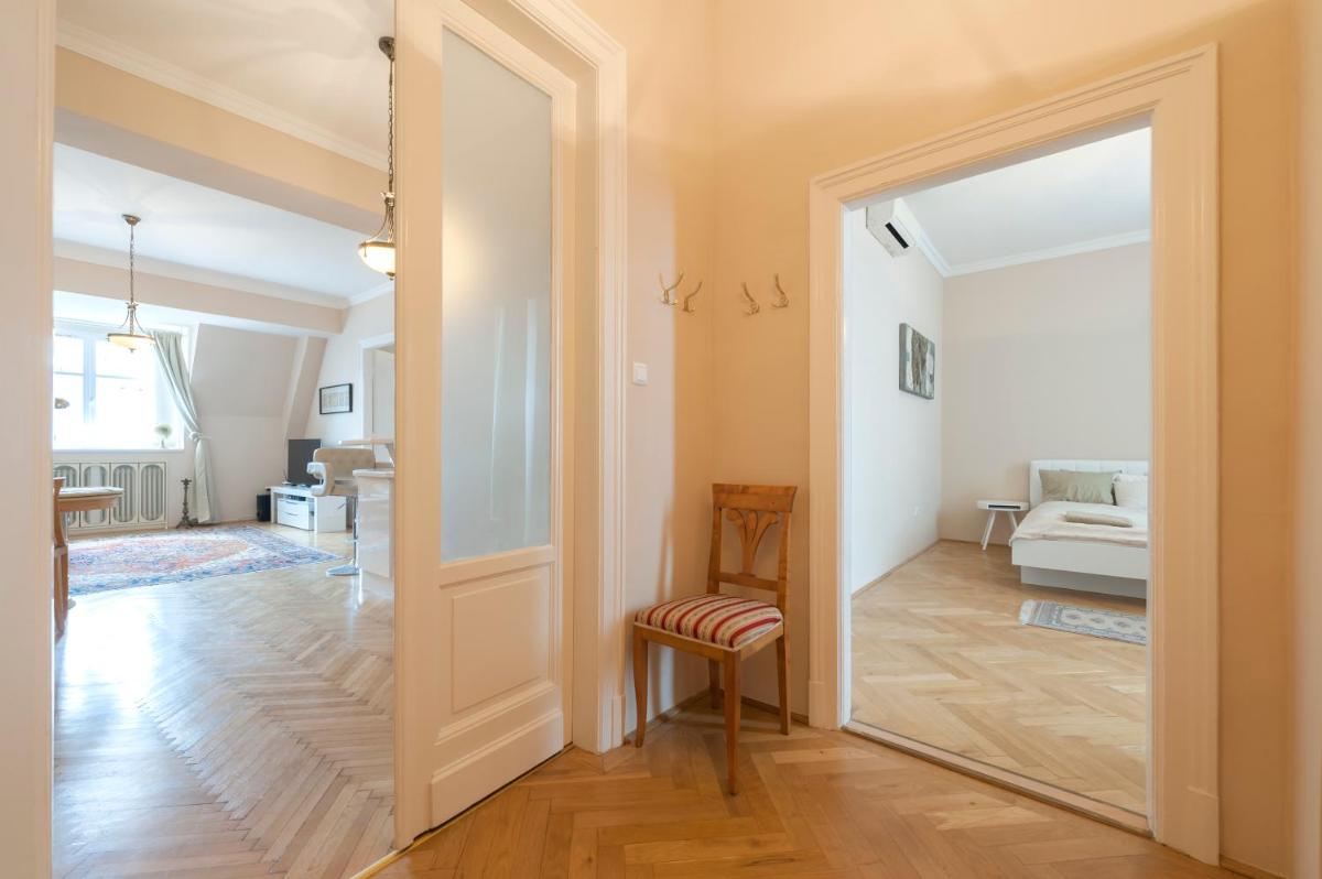 OPERA & BASILICA 2 BEDROOMS WITH BALCONY view 2