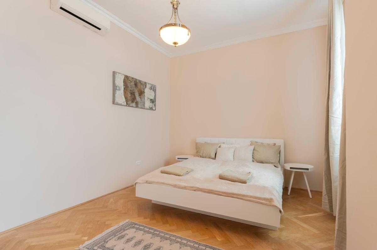 OPERA & BASILICA 2 BEDROOMS WITH BALCONY view 4