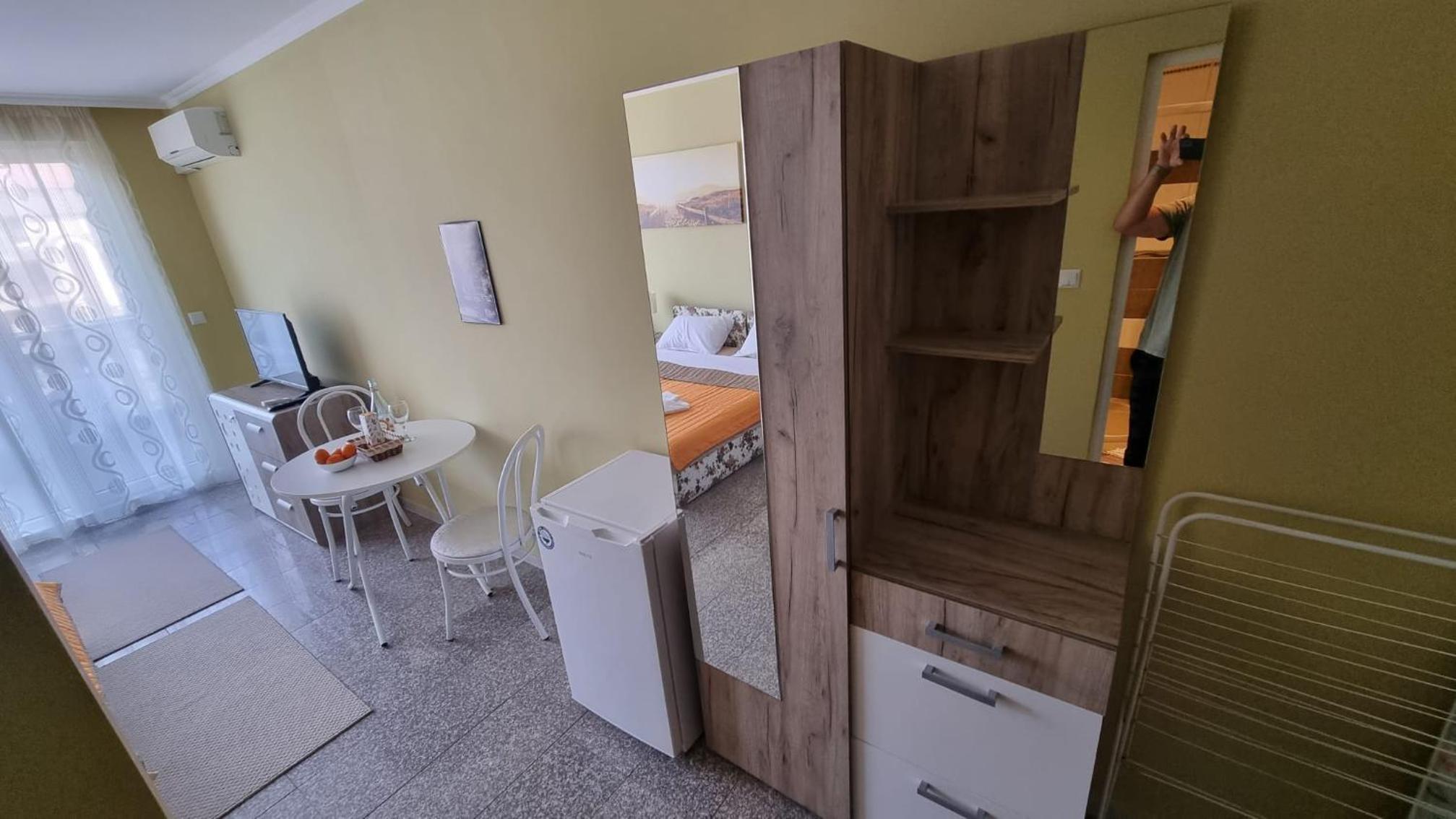 ADMIRAL PLAZA C 45 One Bedroom Apartment