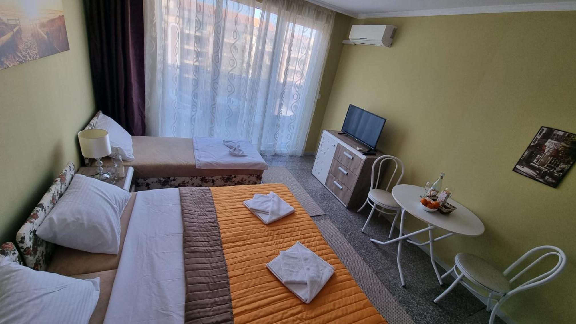 ADMIRAL PLAZA C 45 One Bedroom Apartment