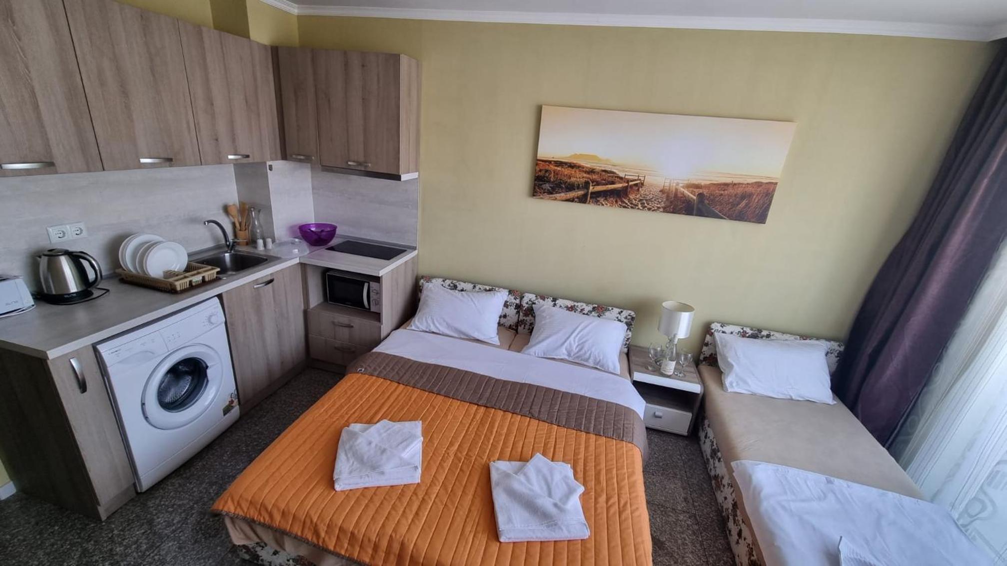 ADMIRAL PLAZA C 45 One Bedroom Apartment