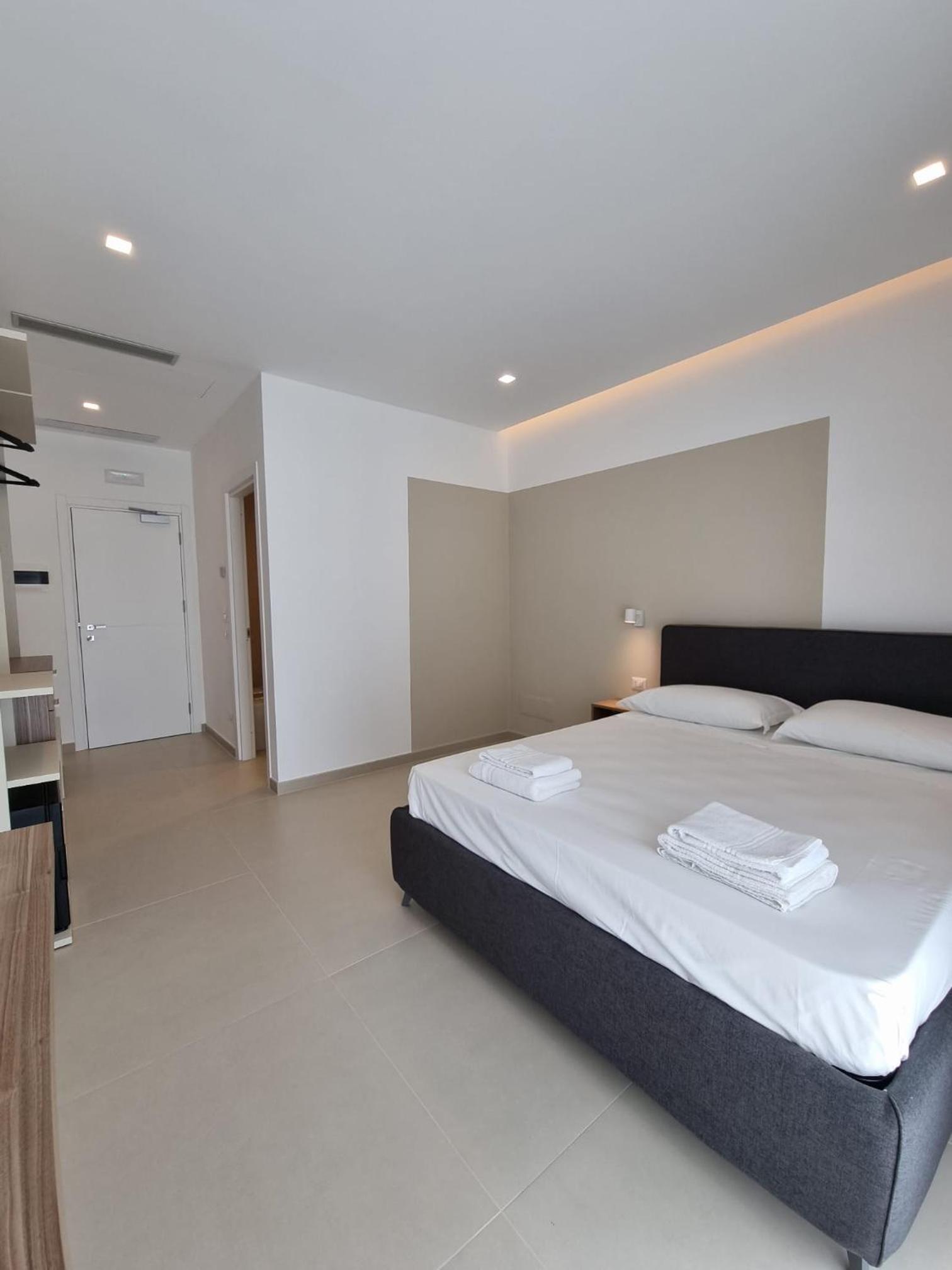 Marea Retreat Rooms