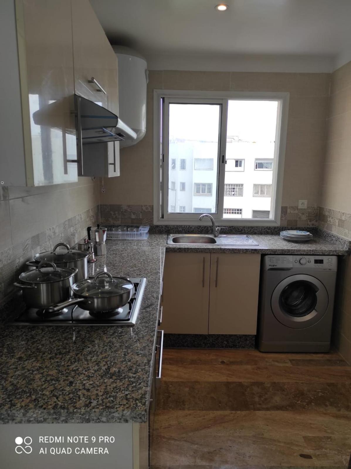 Apartment place italie view 5