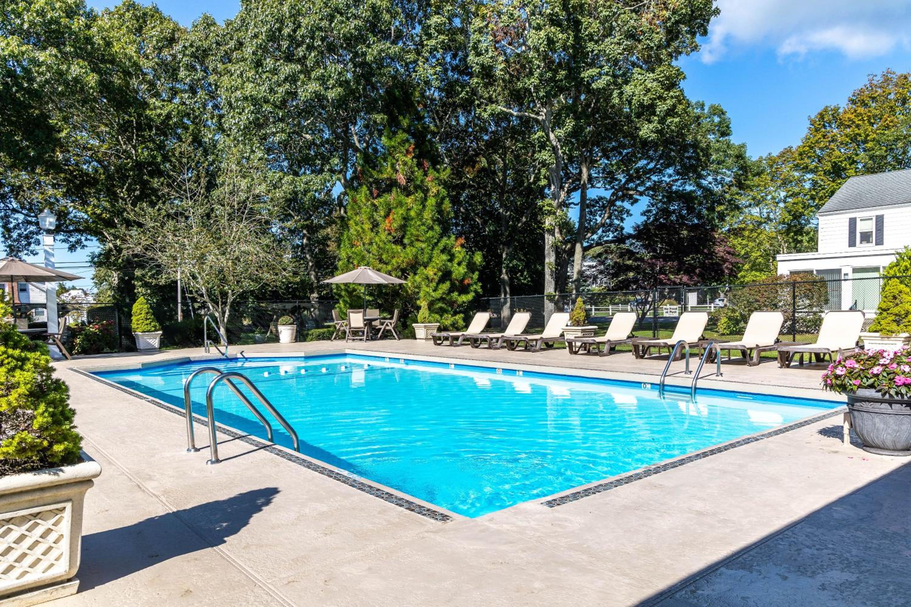 Falmouth Heights Motor Lodge