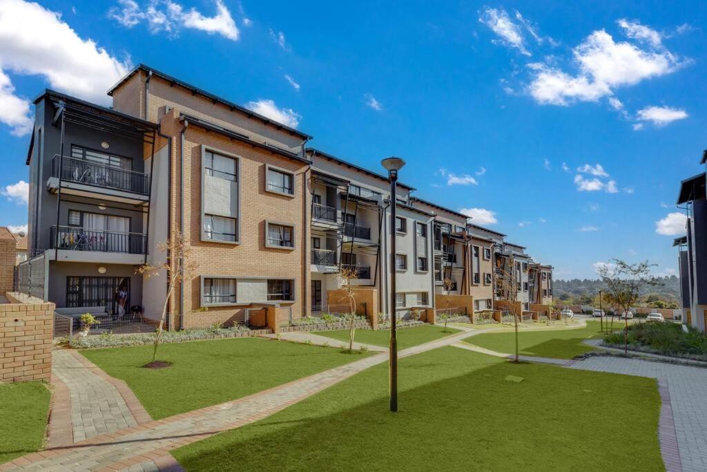 Hotel Resting Nest Waterfall