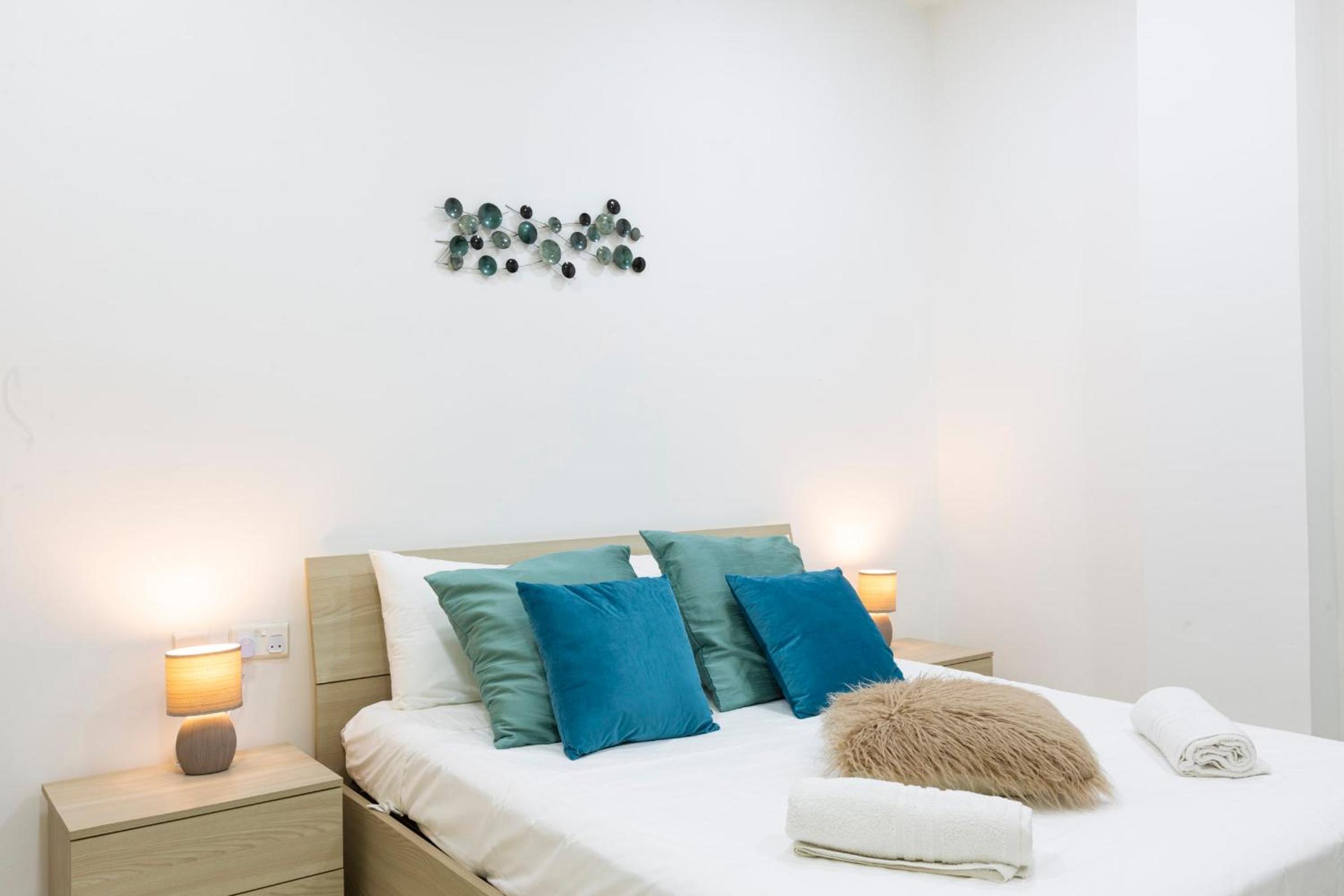 Brand new apartment in Sliema 2 min by the sea view 4