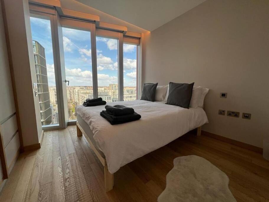 Manhattan Loft Gardens, Stratford E20