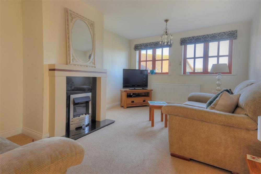 28 Barnes Meadow view 3
