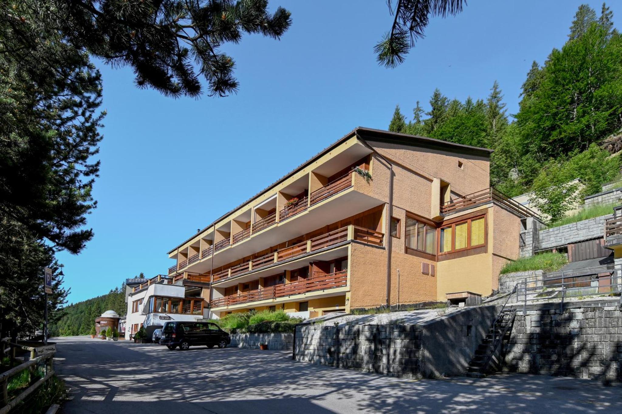 Chalet 5 Laghi / LuxApt / Town Centre view 3