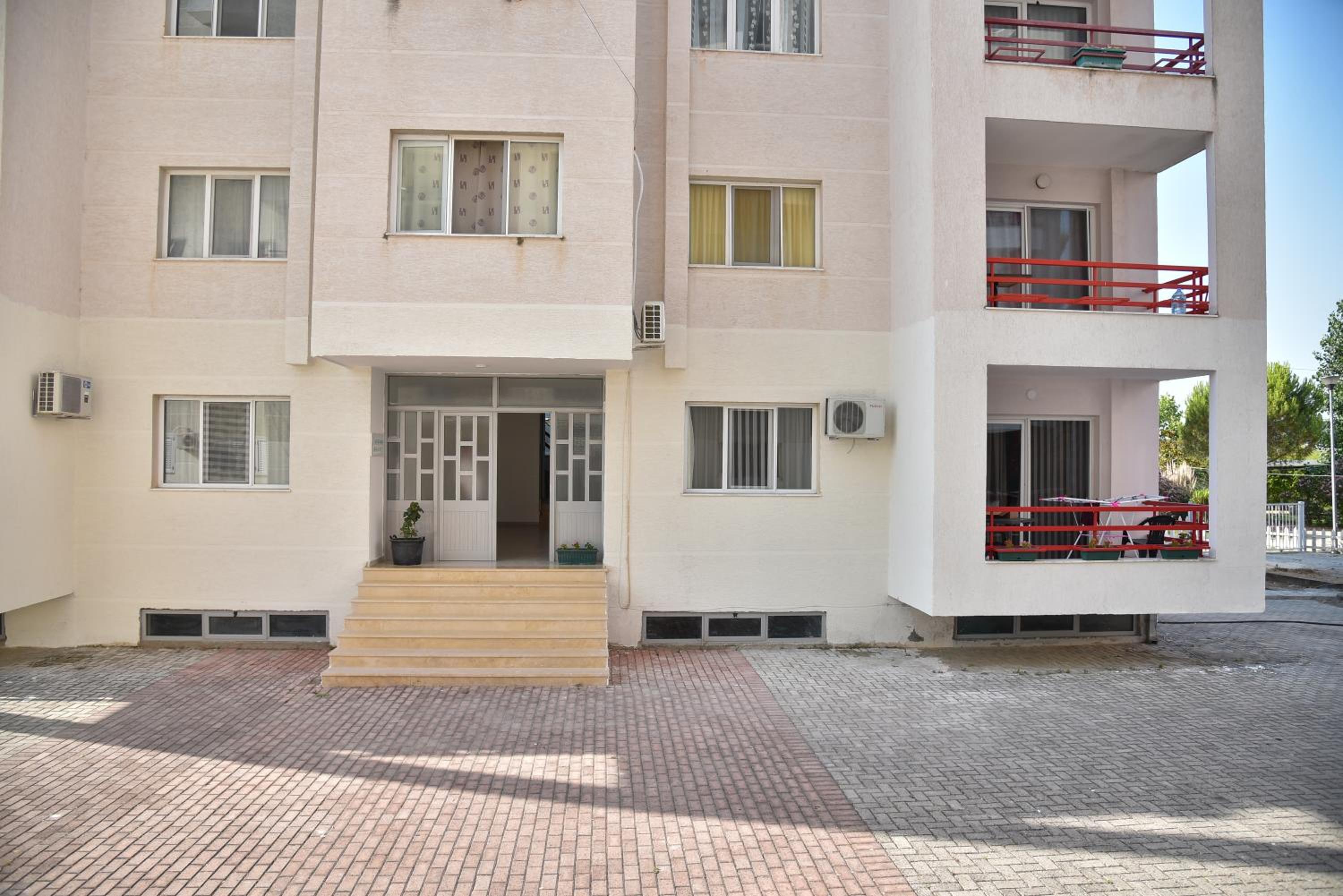 Flowers Apartments