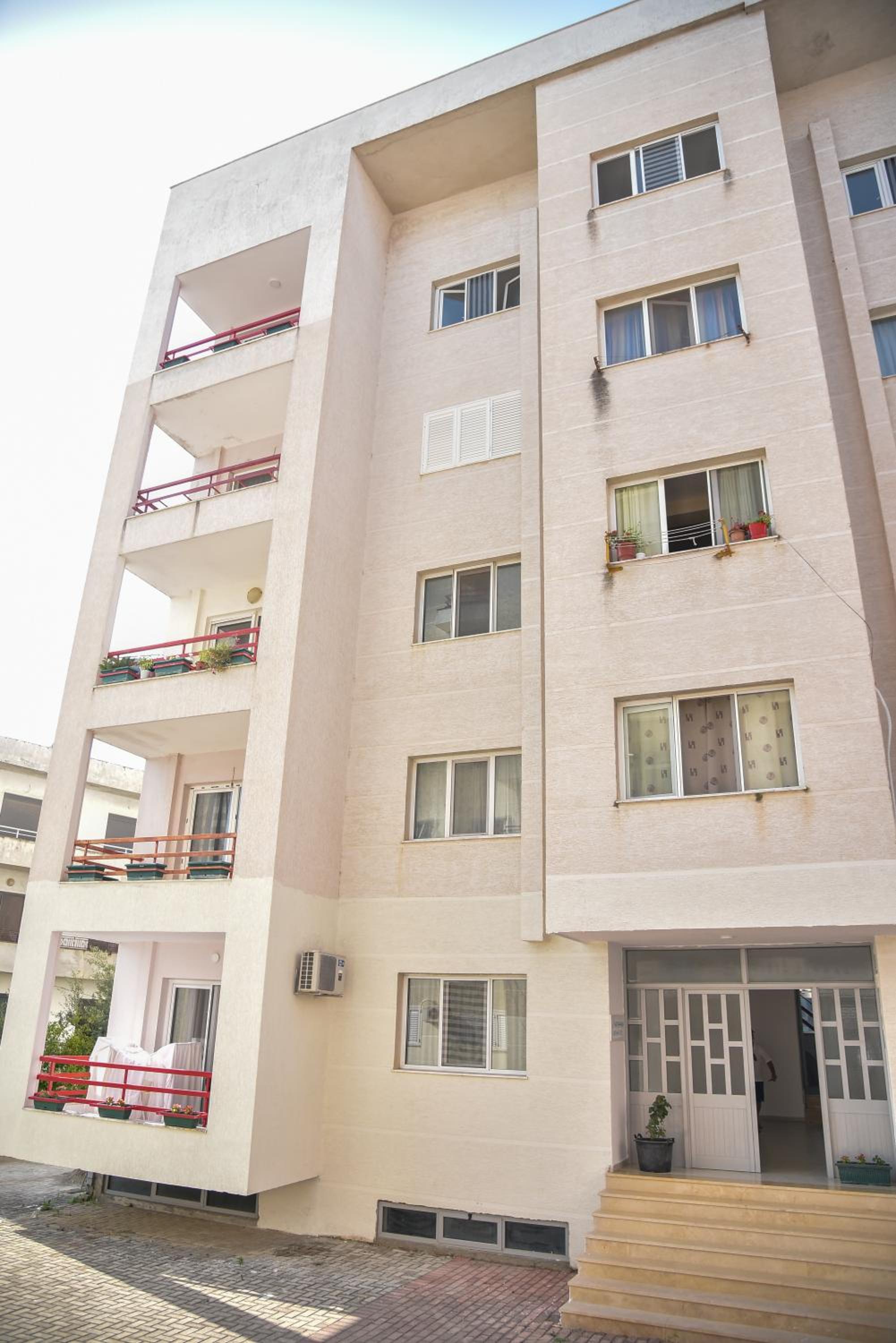 Flowers Apartments