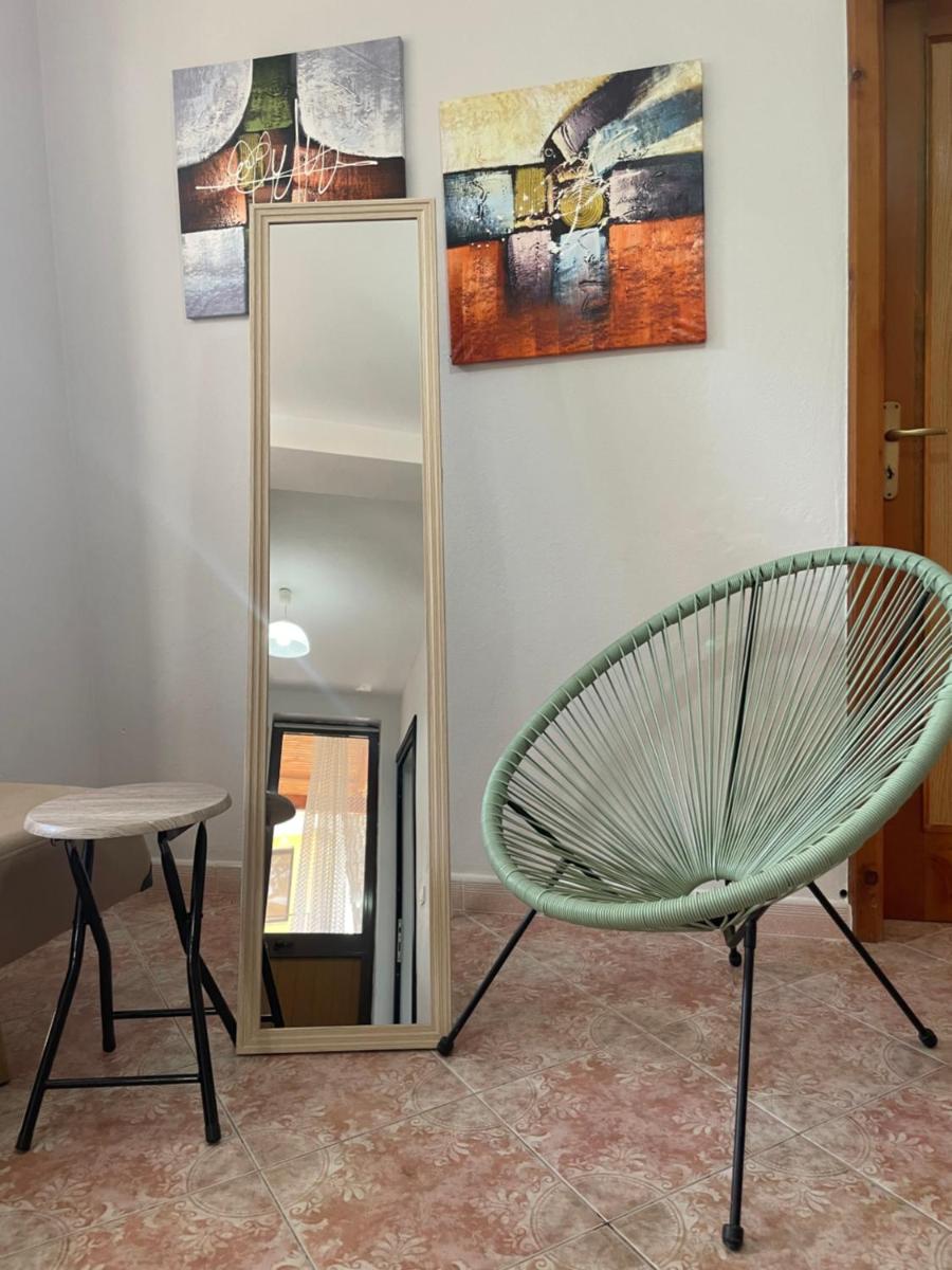 Sunny hill Apartment
