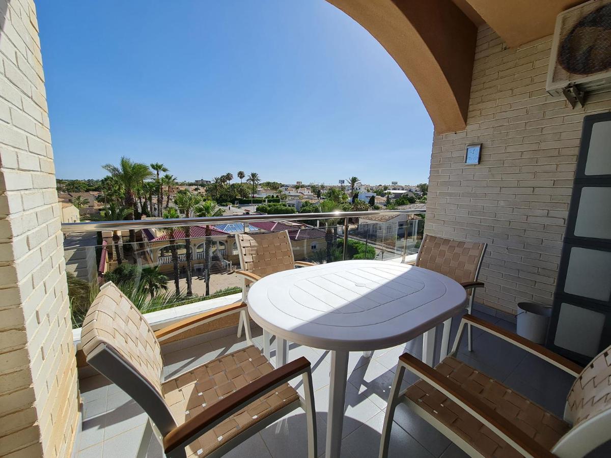 - - - - - FRONT LINE - - - - - Primera Línea - - - - - Apartments in Playa Flamenca view 2
