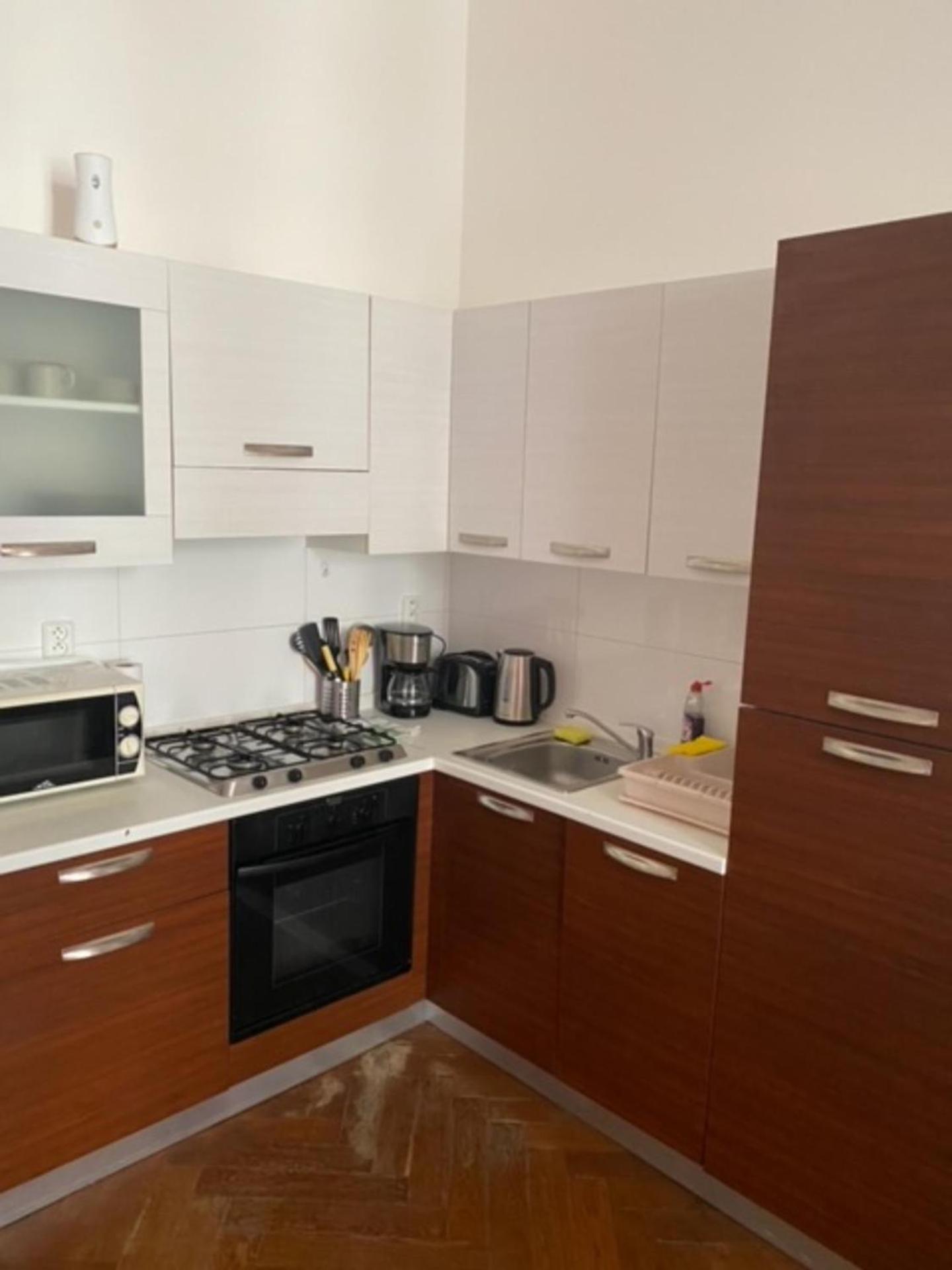 3 Bed Flat - Sleeps 10 - Pets - Smoking on terrace