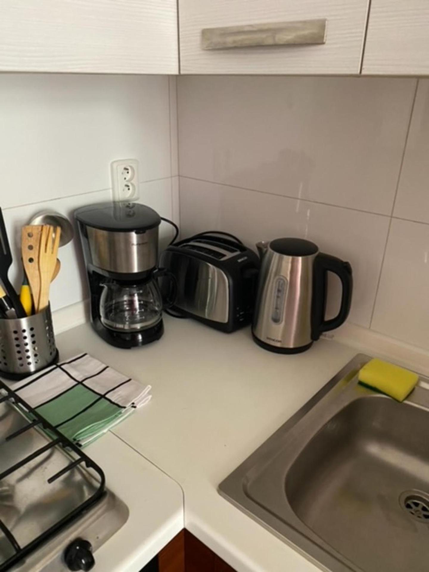 3 Bed Flat - Sleeps 10 - Pets - Smoking on terrace