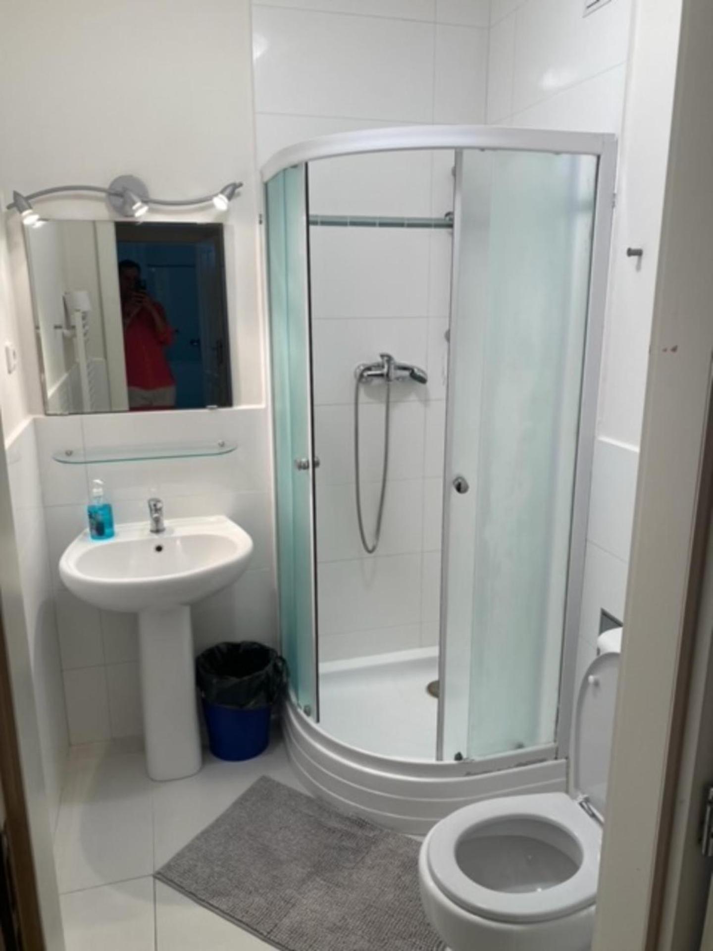 3 Bed Flat - Sleeps 10 - Pets - Smoking on terrace