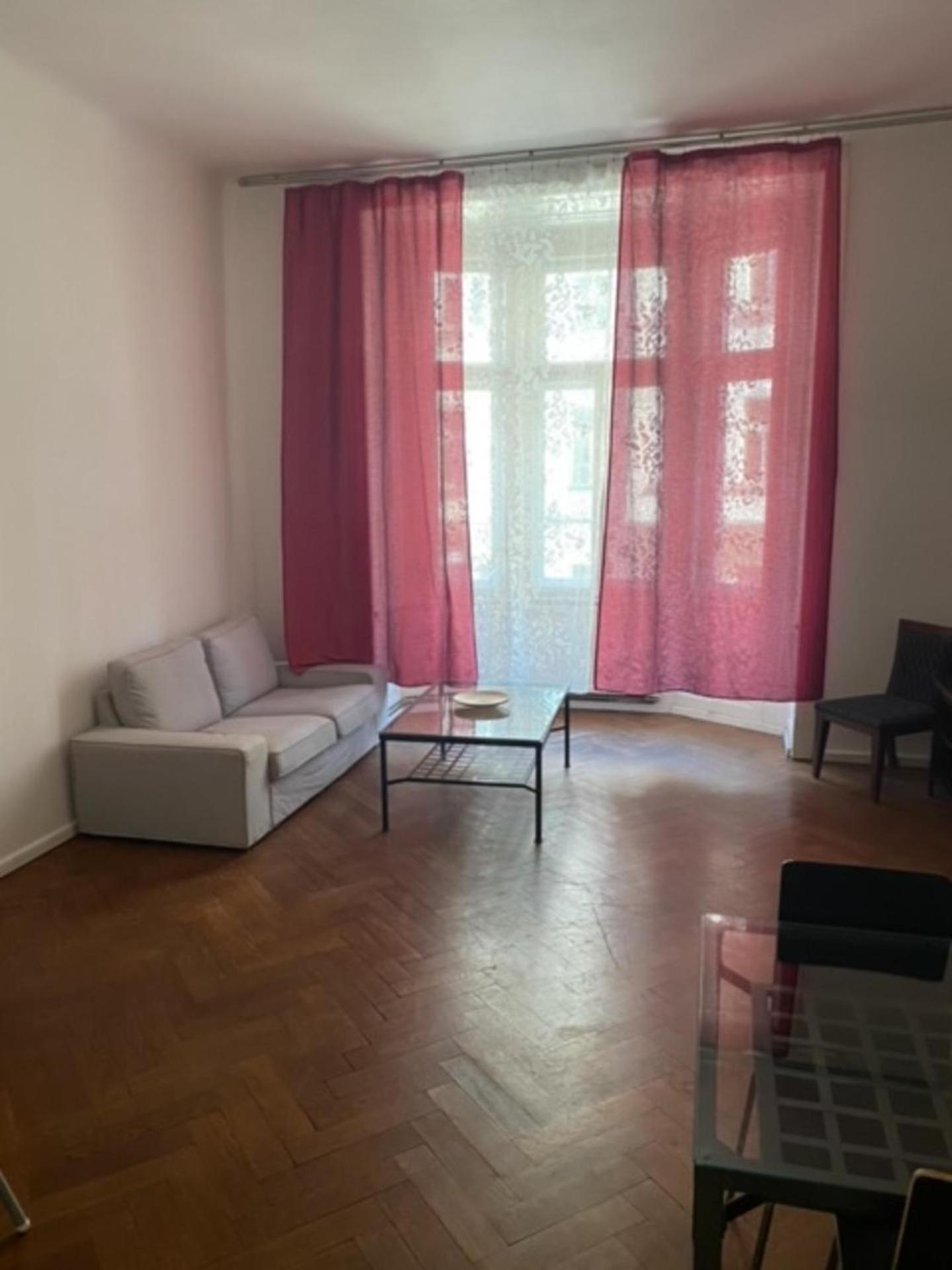 3 Bed Flat - Sleeps 10 - Pets - Smoking on terrace