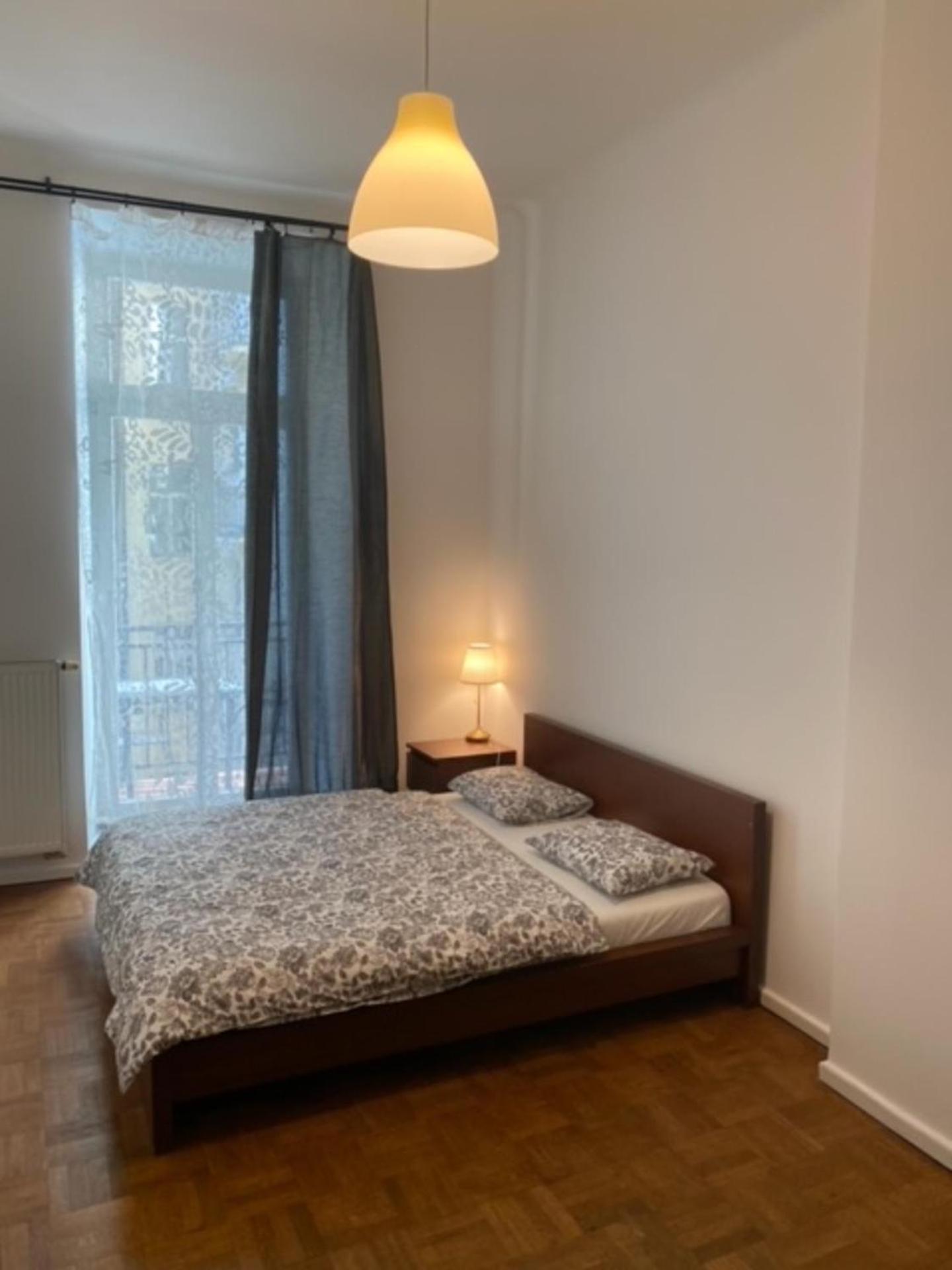 3 Bed Flat - Sleeps 10 - Pets - Smoking on terrace