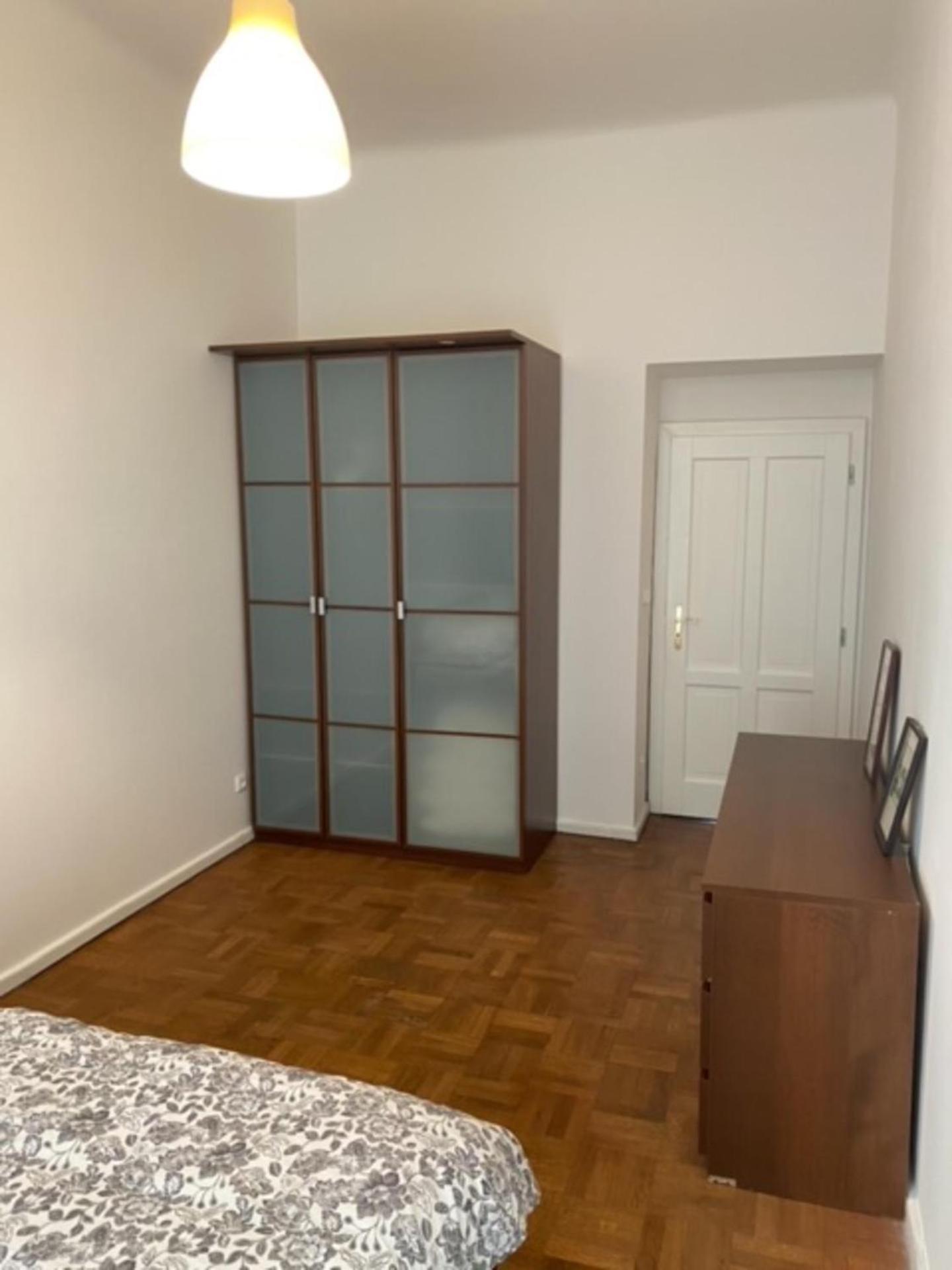 3 Bed Flat - Sleeps 10 - Pets - Smoking on terrace