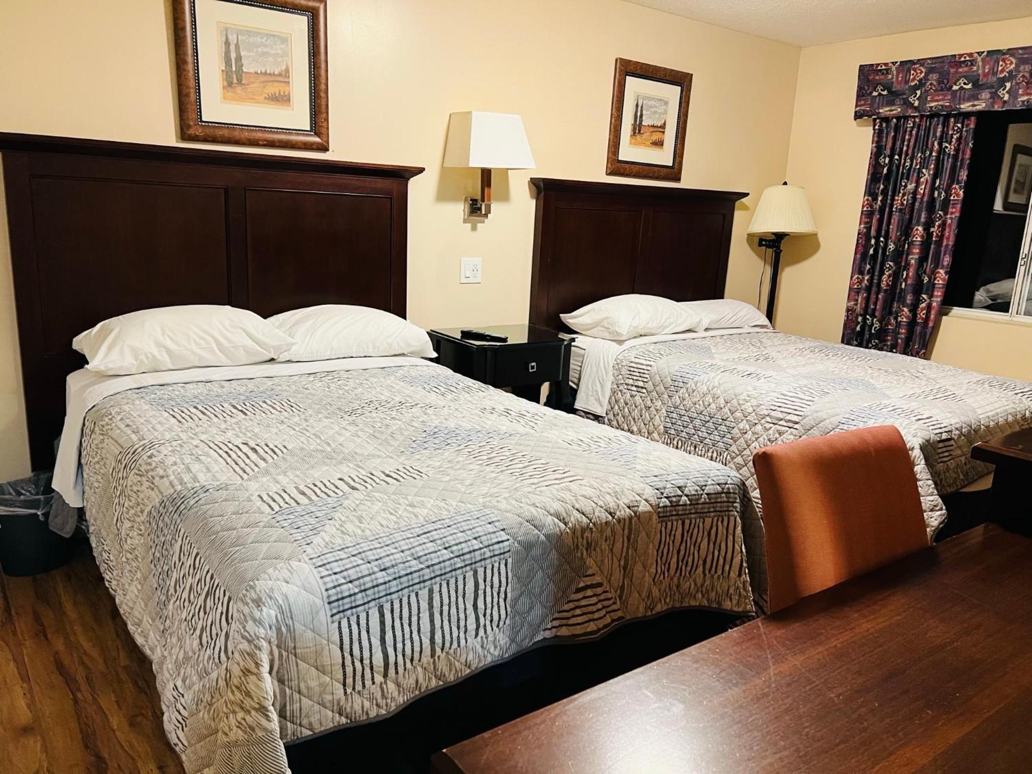 Sunset Inn - Image 5