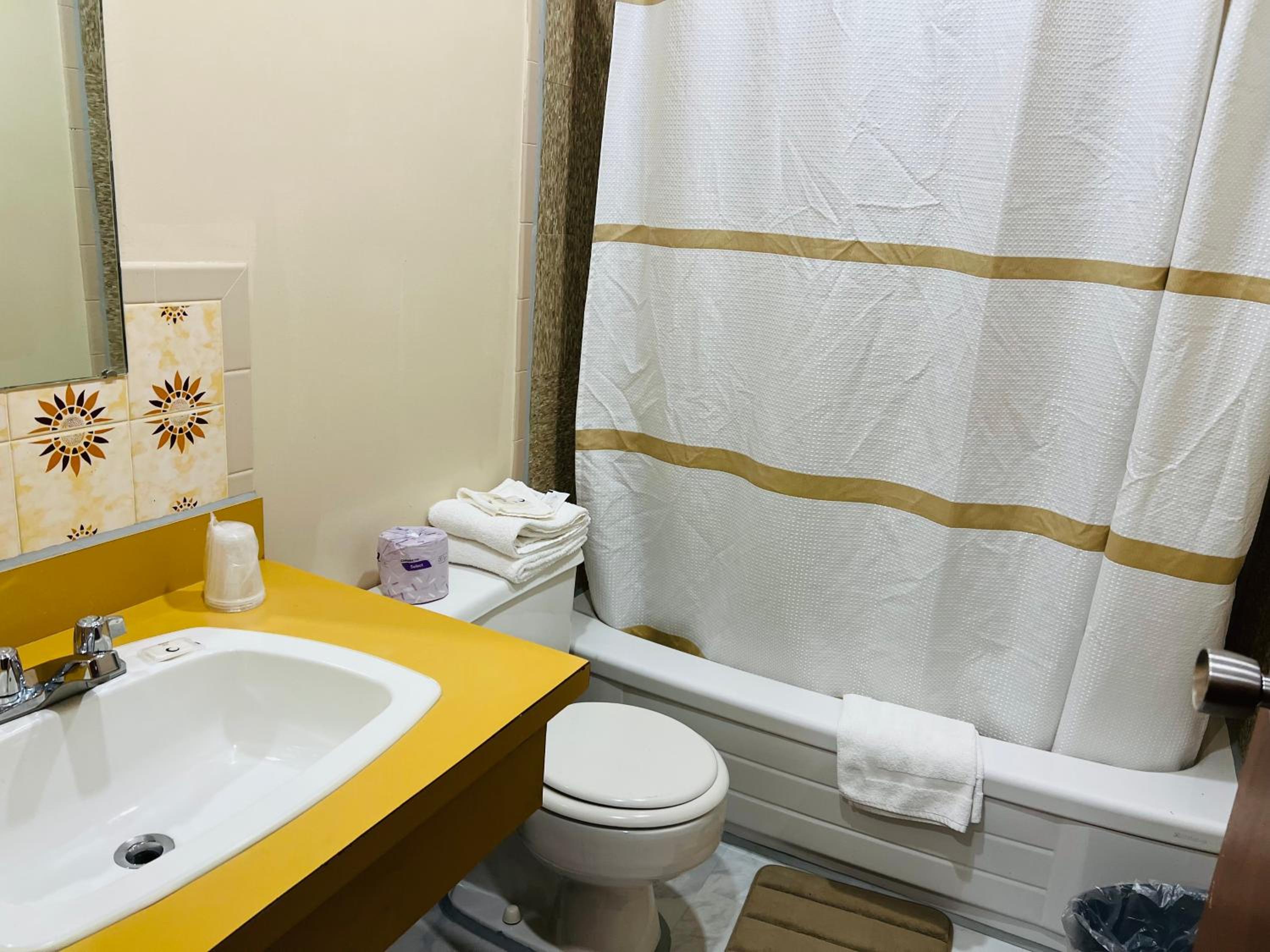 Sunset Inn - Image 4