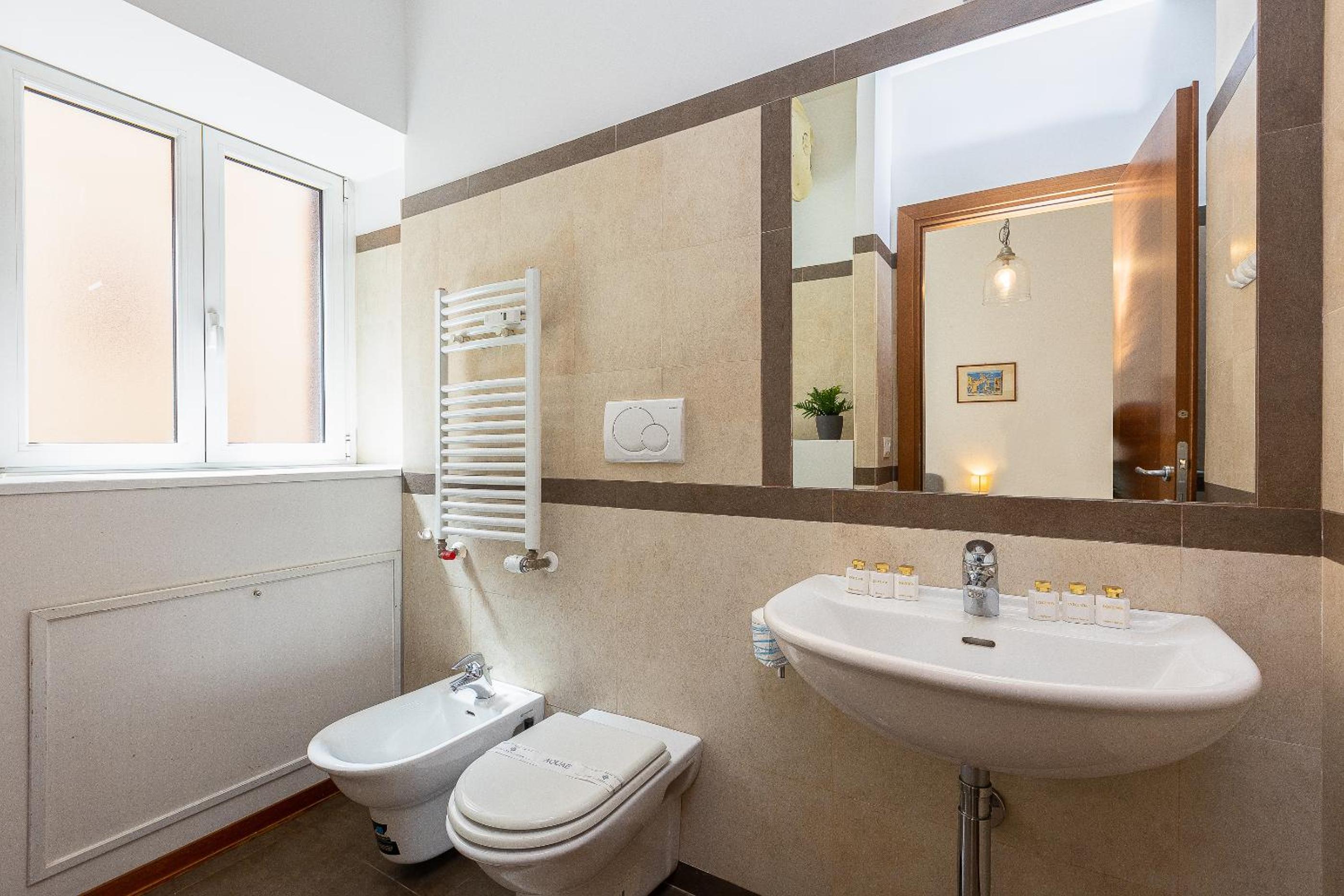 Cesare apartment By Rental in Rome