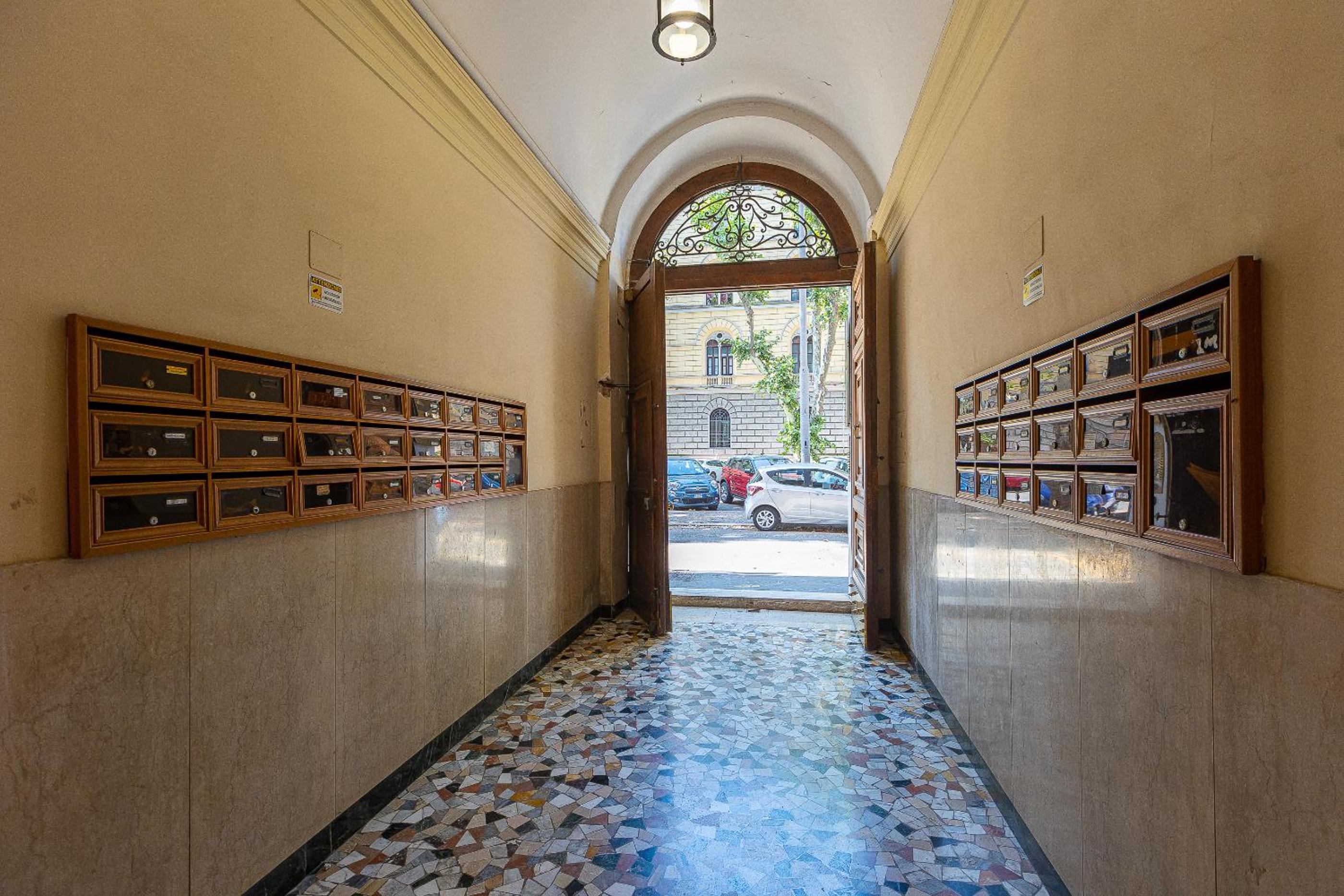 Cesare apartment By Rental in Rome