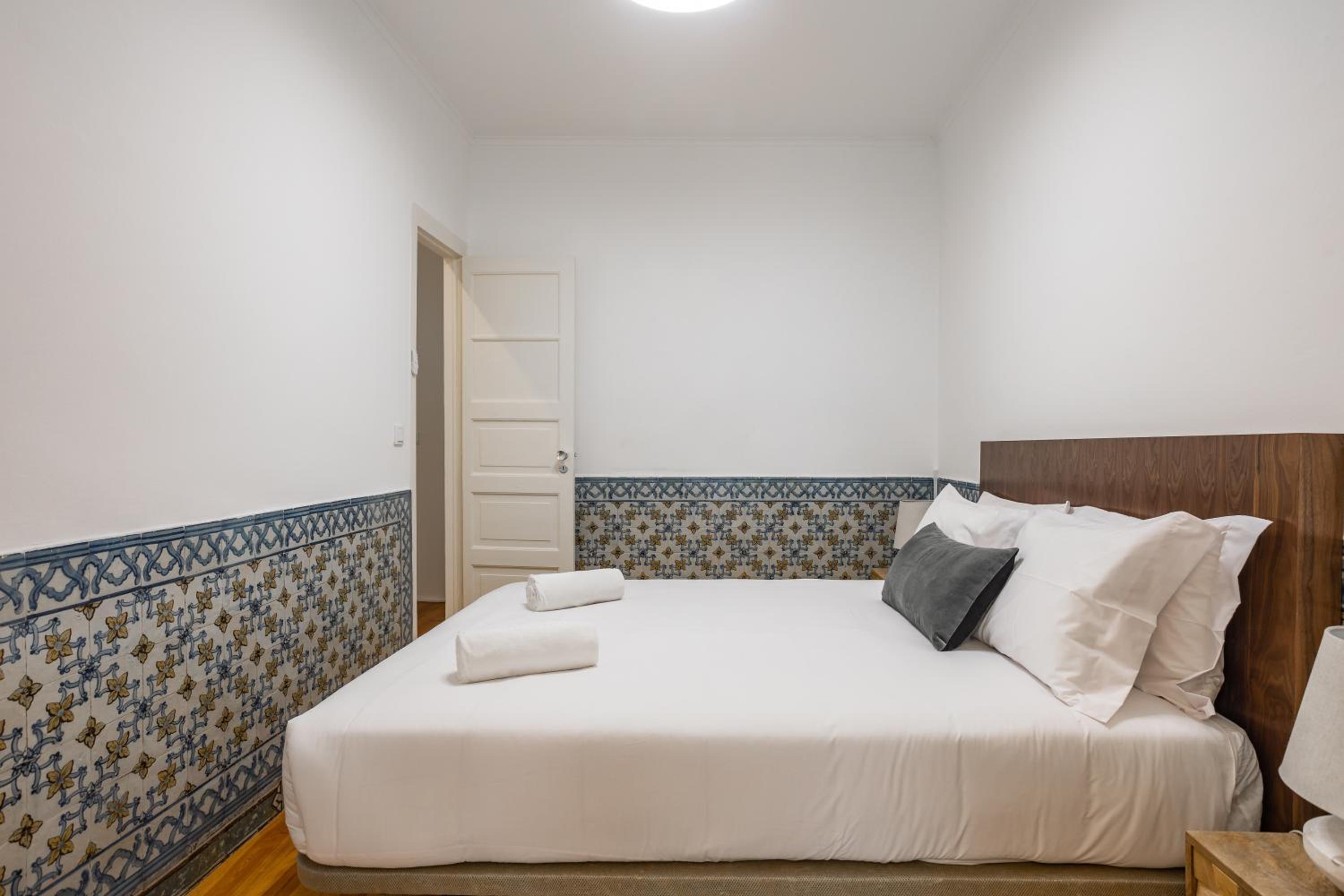 Hip & Renovated T.M. Flat in Bairro Alto view 3