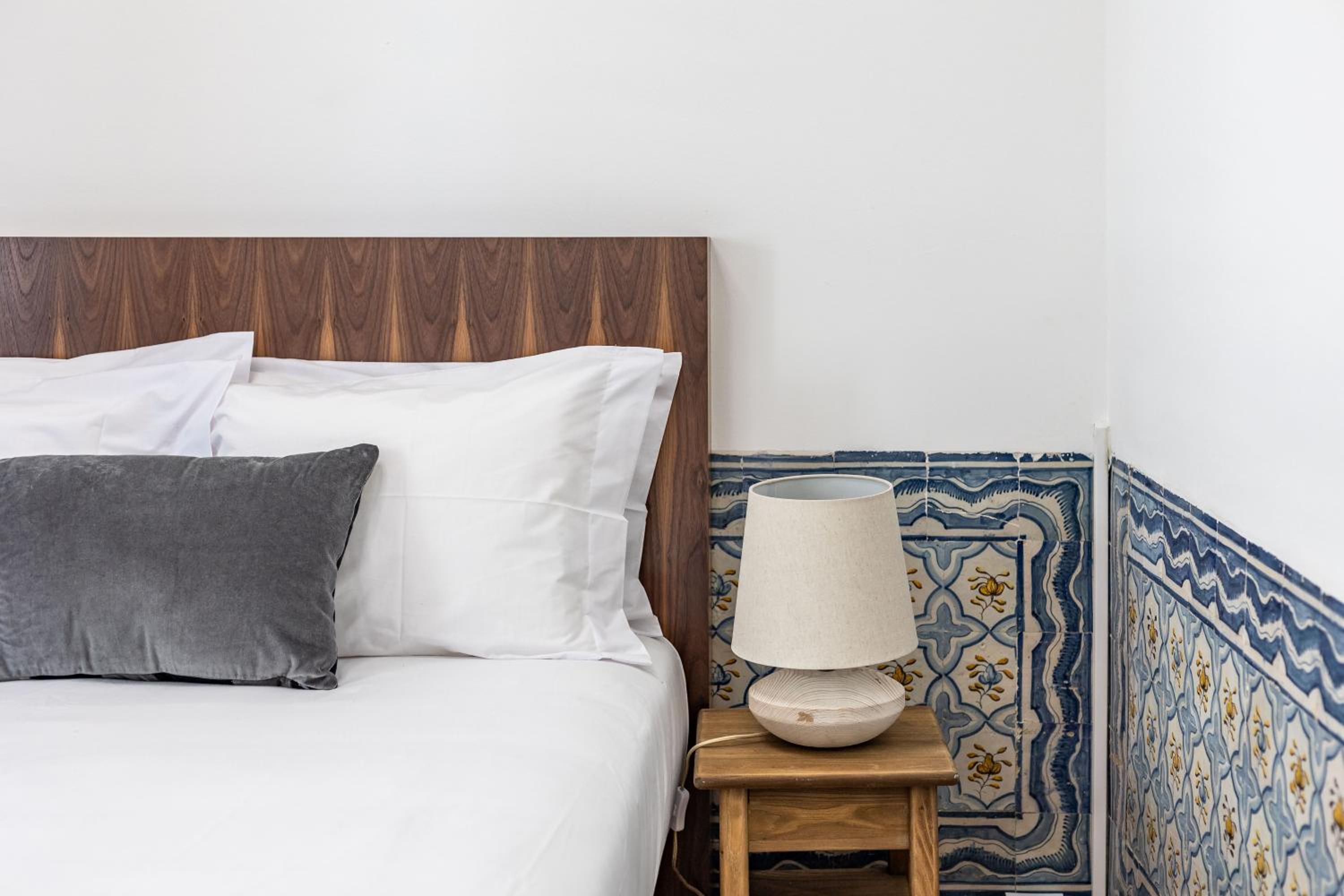 Hip & Renovated T.M. Flat in Bairro Alto view 4