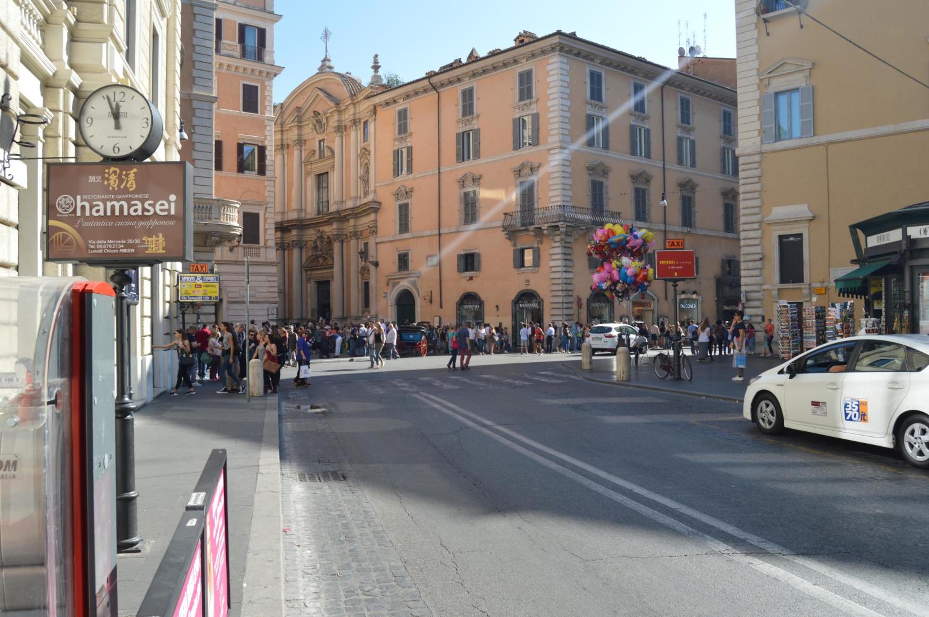 Leoncino 36 Apartments in Rome