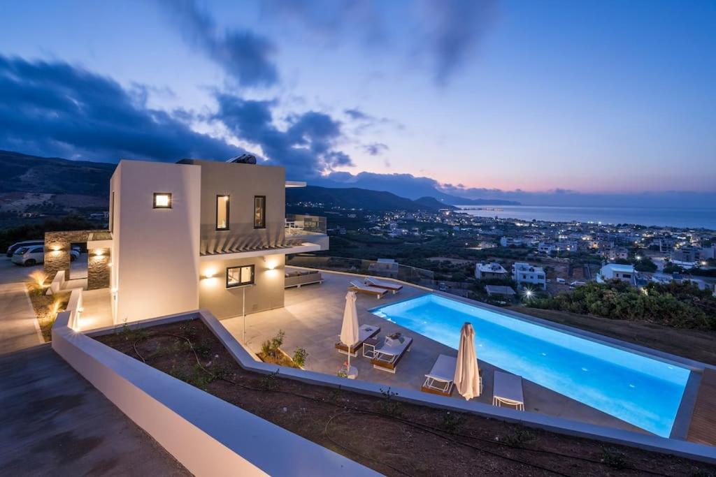 Villa Thea, stunning view, pool, BBQ, Brand new. photo 2
