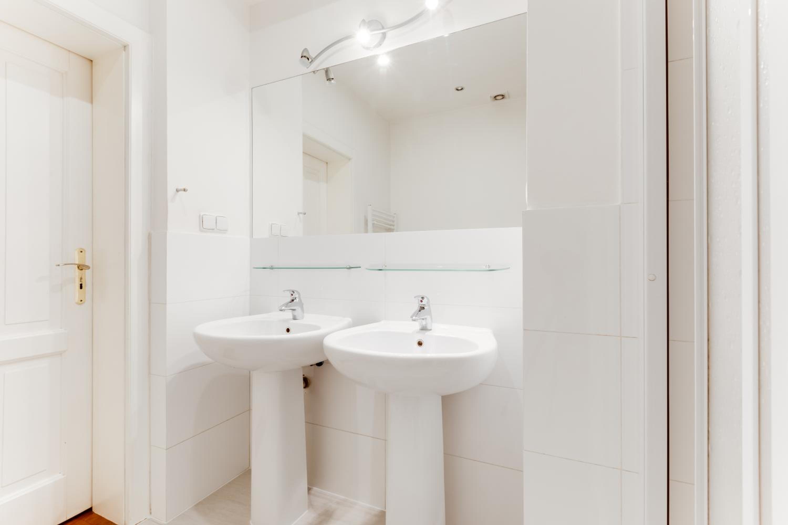 Luxury Riverside Apartments In The Center Of Prague
