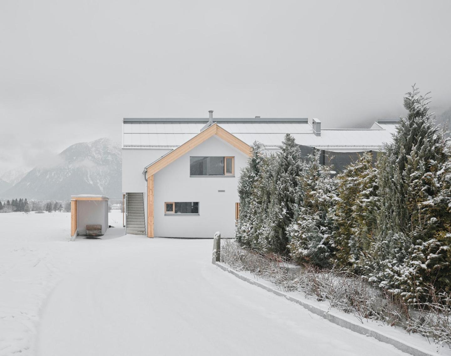 Modern Alpine Penthouse with Lake View