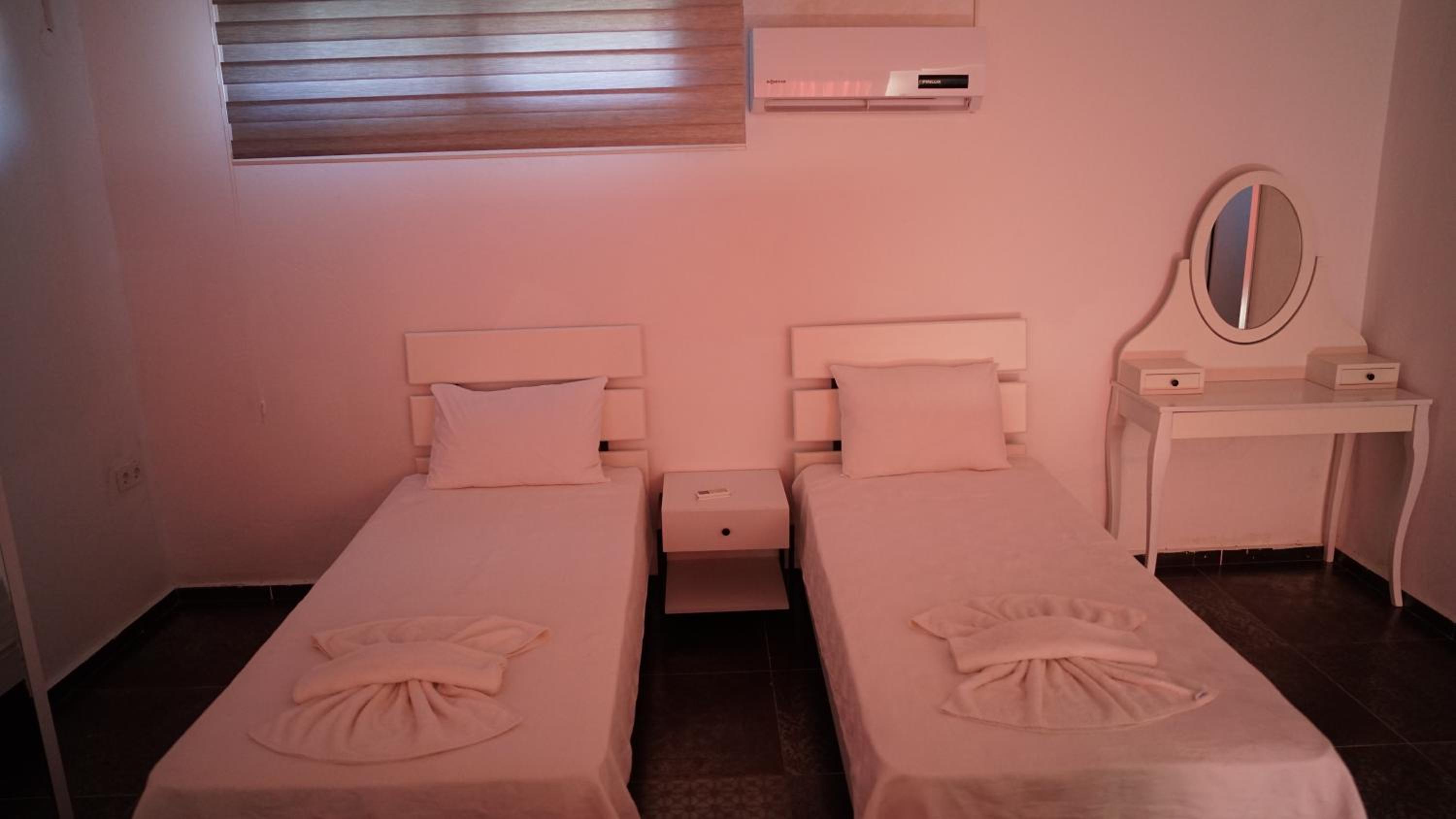 Karyada Hotel - Image 136