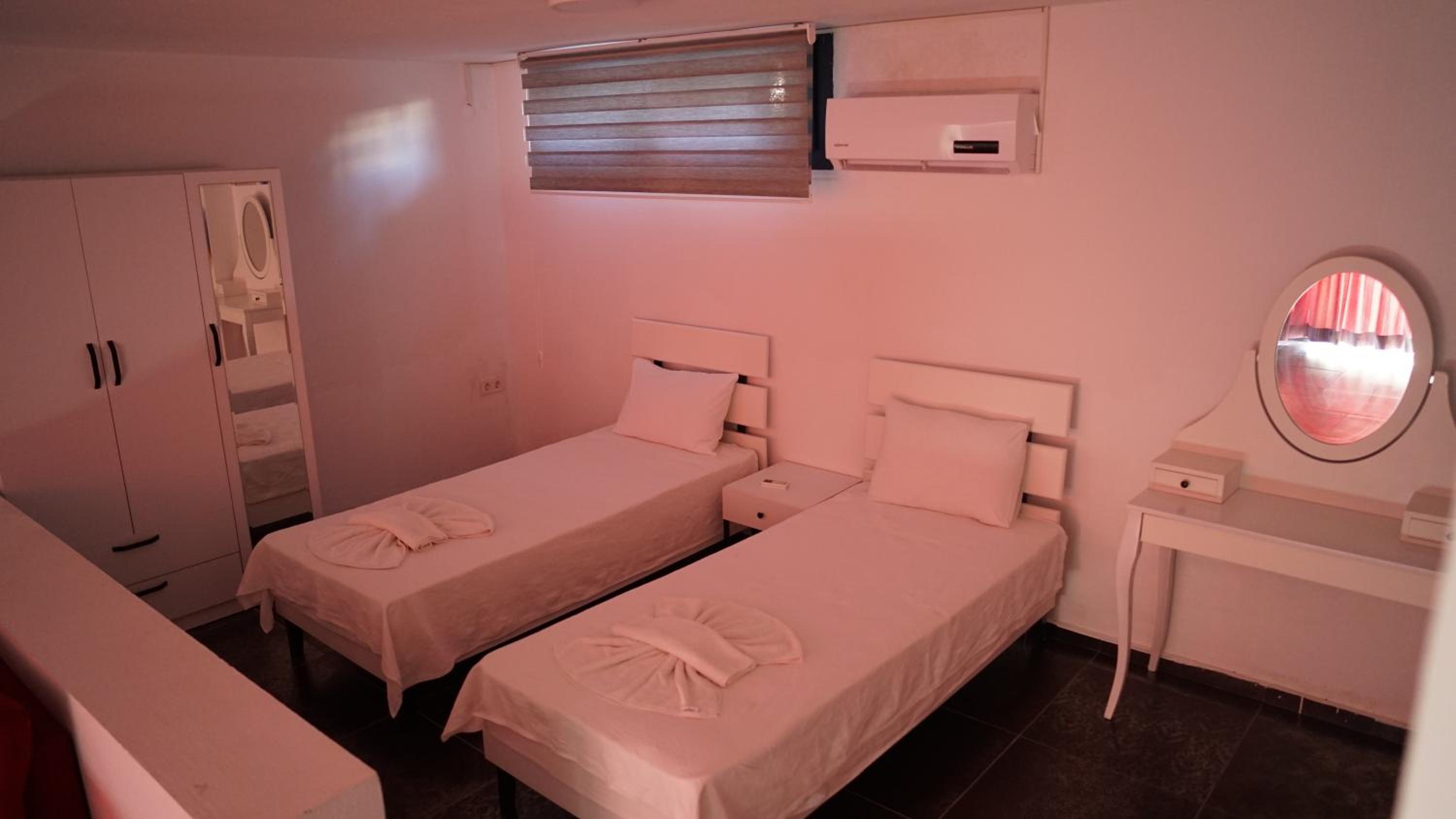 Karyada Hotel - Image 68