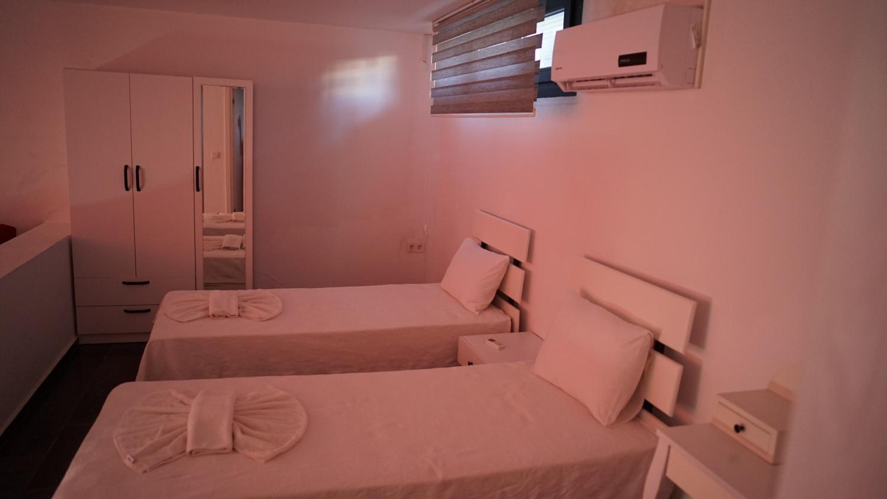 Karyada Hotel - Image 66