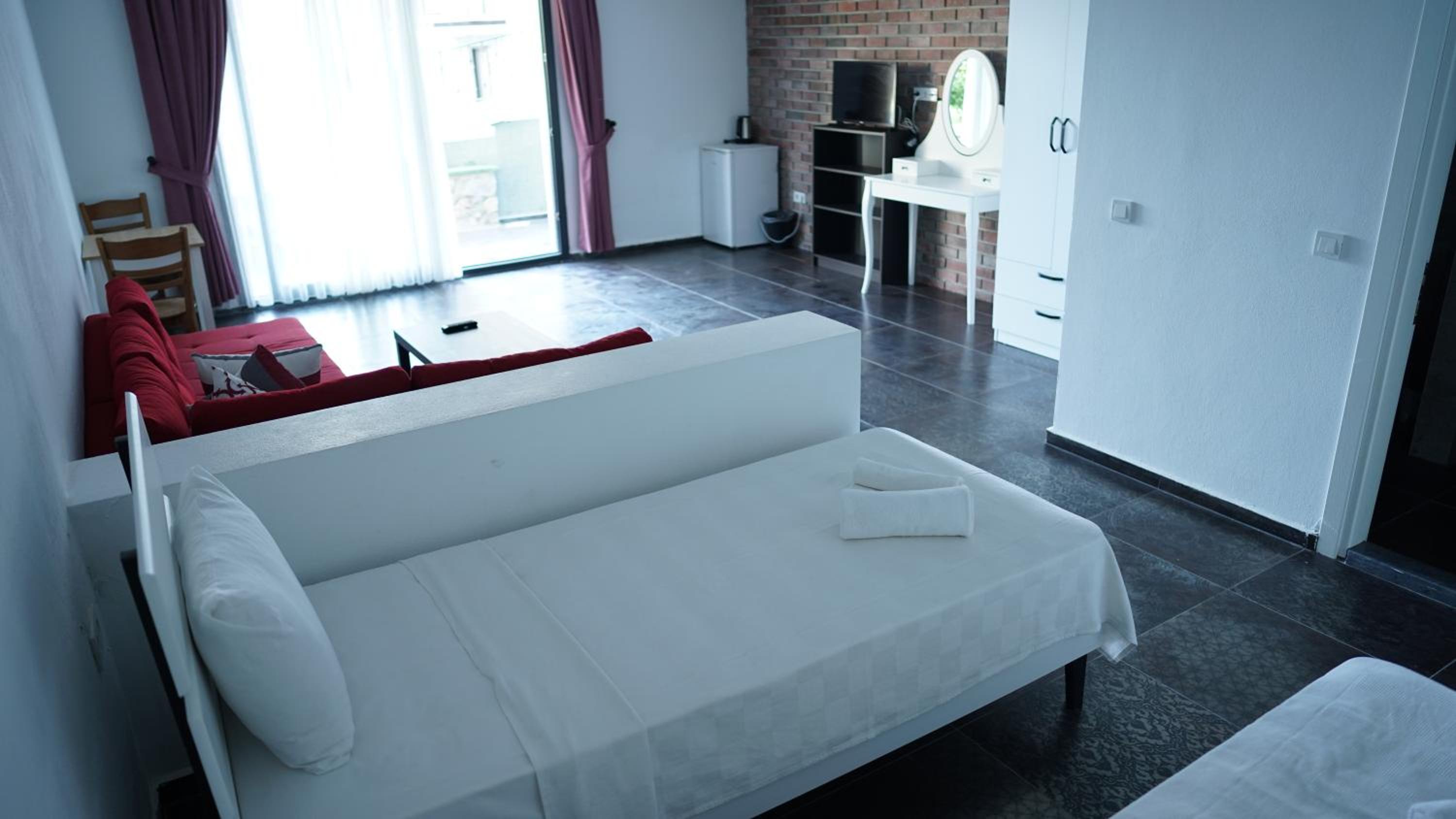 Karyada Hotel - Image 30