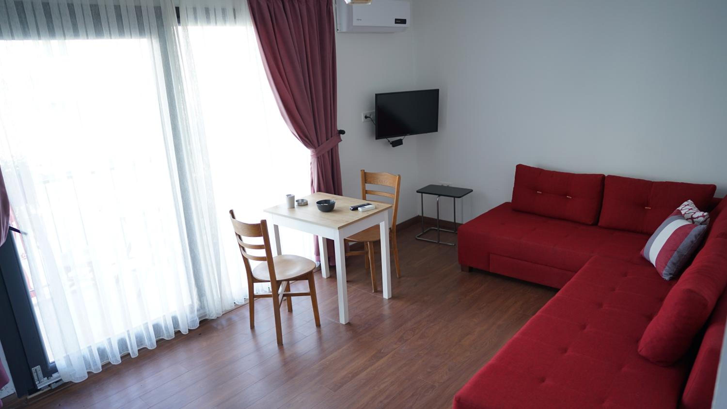 Karyada Hotel - Image 35