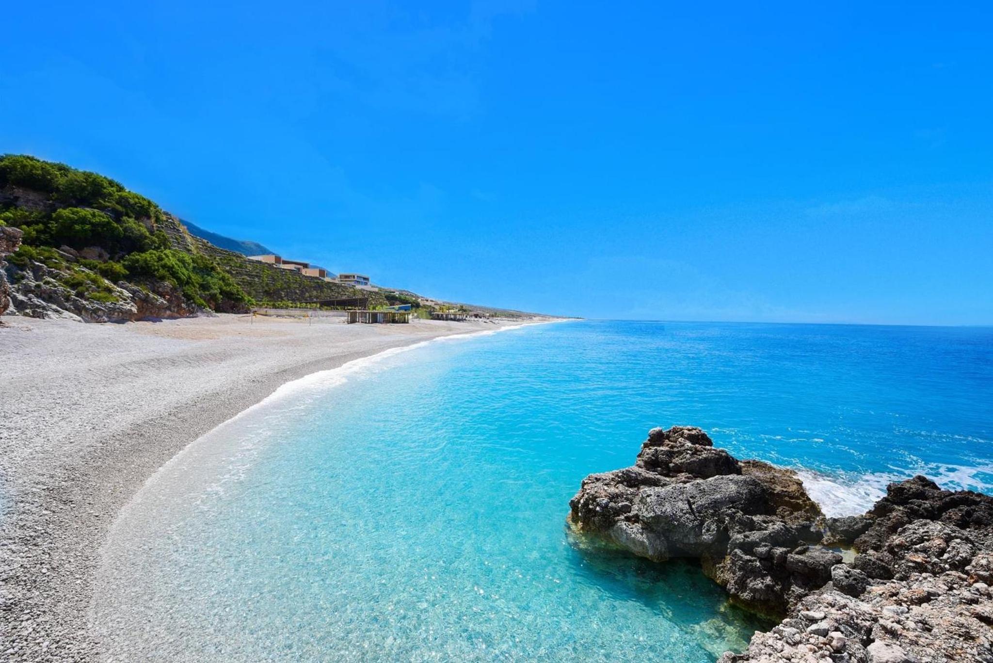 Green Coast beach villa with pool, hot tub & sauna