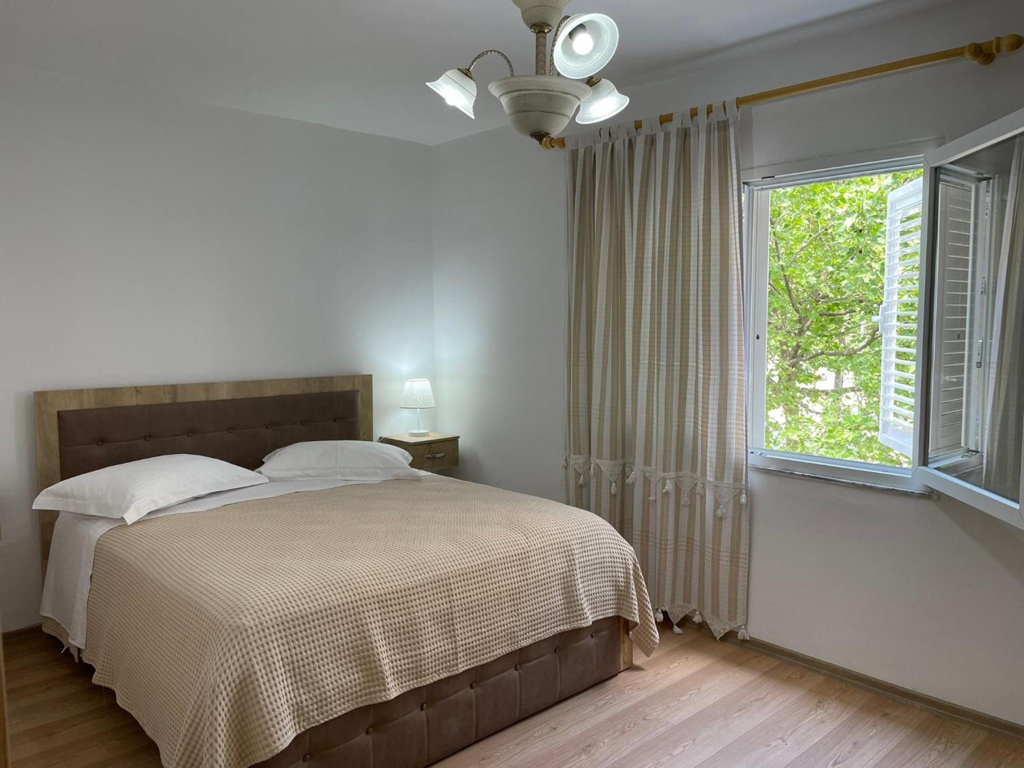 Lovely one-bedroom apartment with private entrance