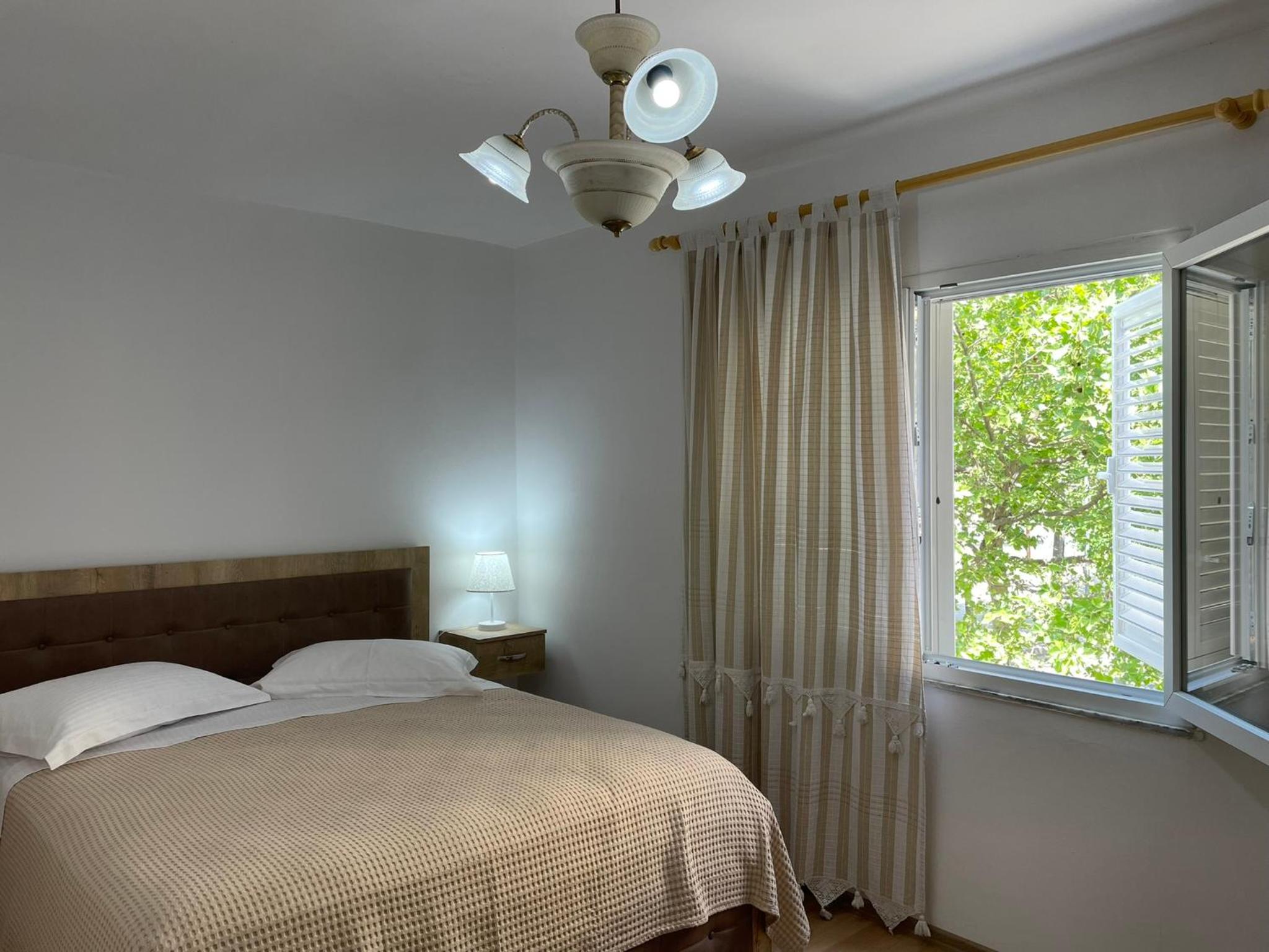 Lovely one-bedroom apartment with private entrance