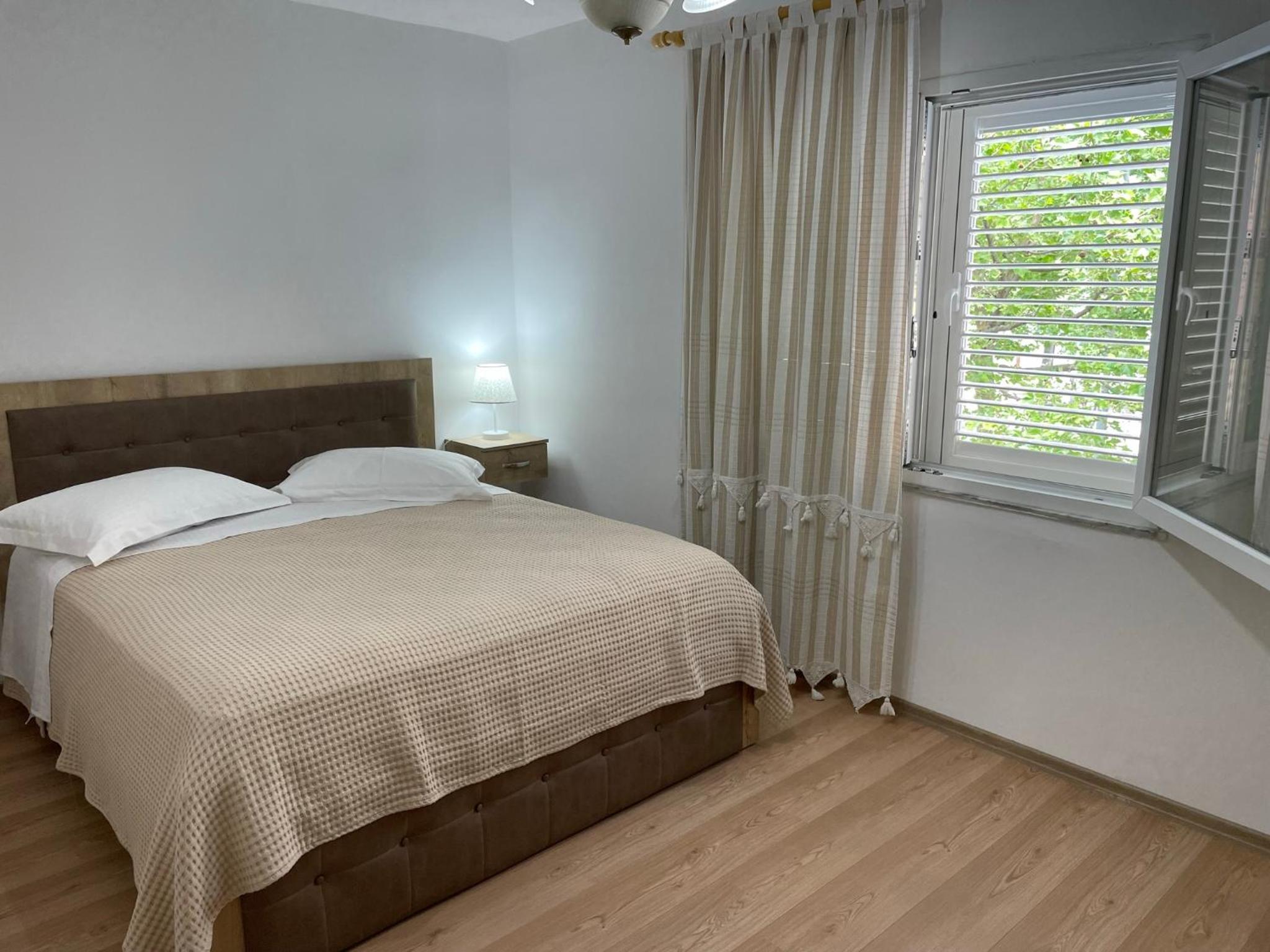 Lovely one-bedroom apartment with private entrance