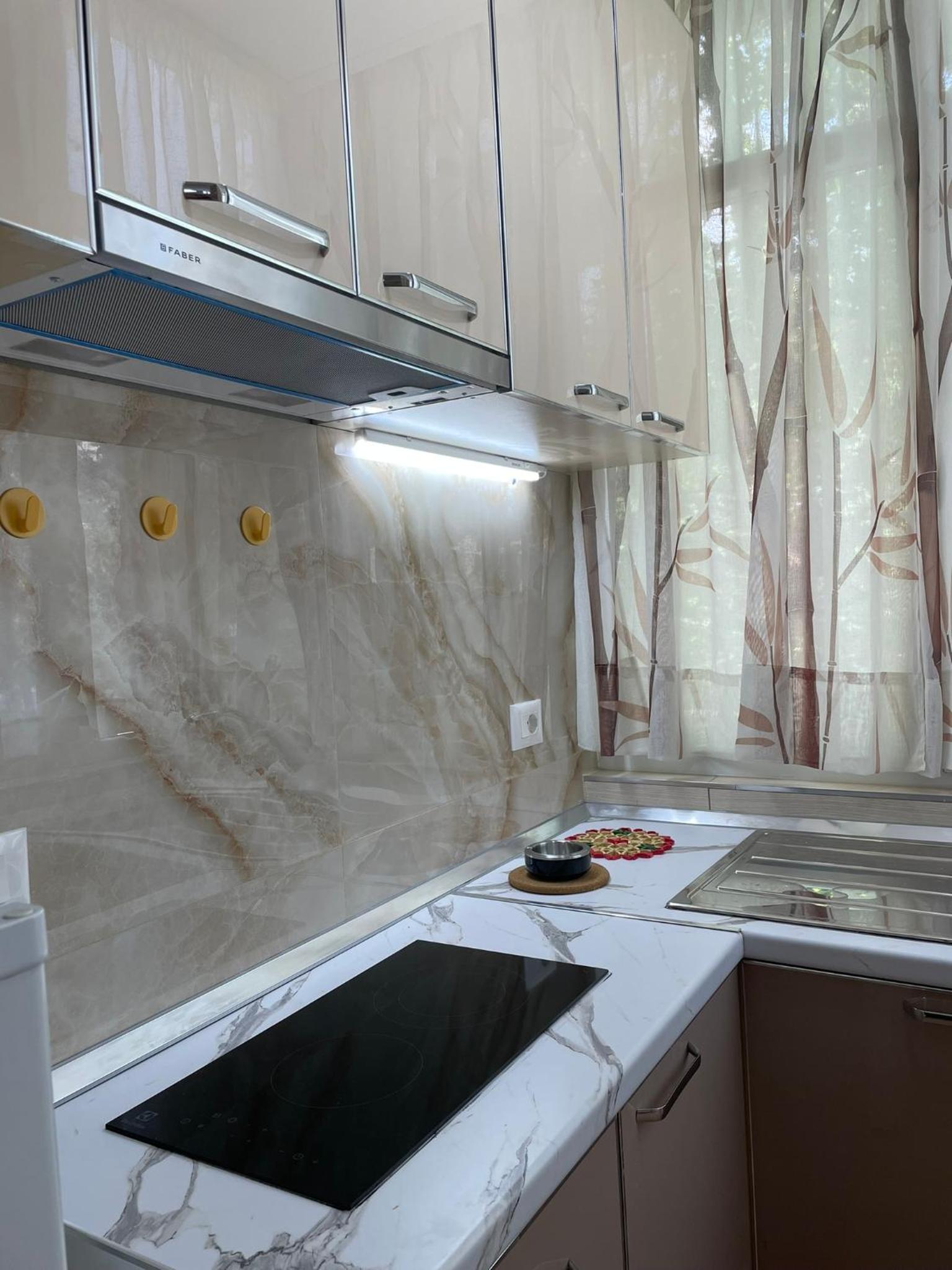 Lovely one-bedroom apartment with private entrance
