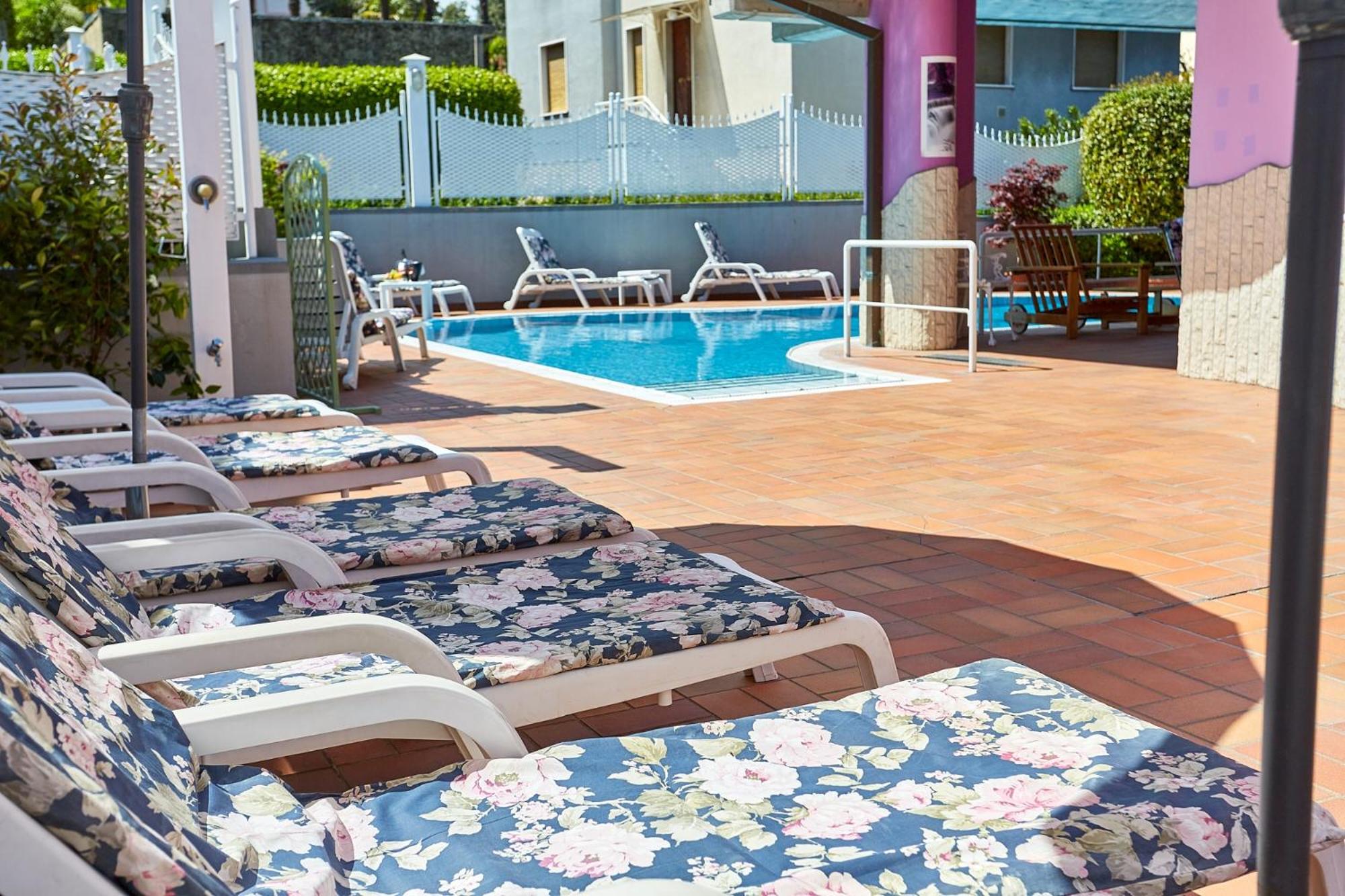 Villa Azzurra Depandance con piscina view 4