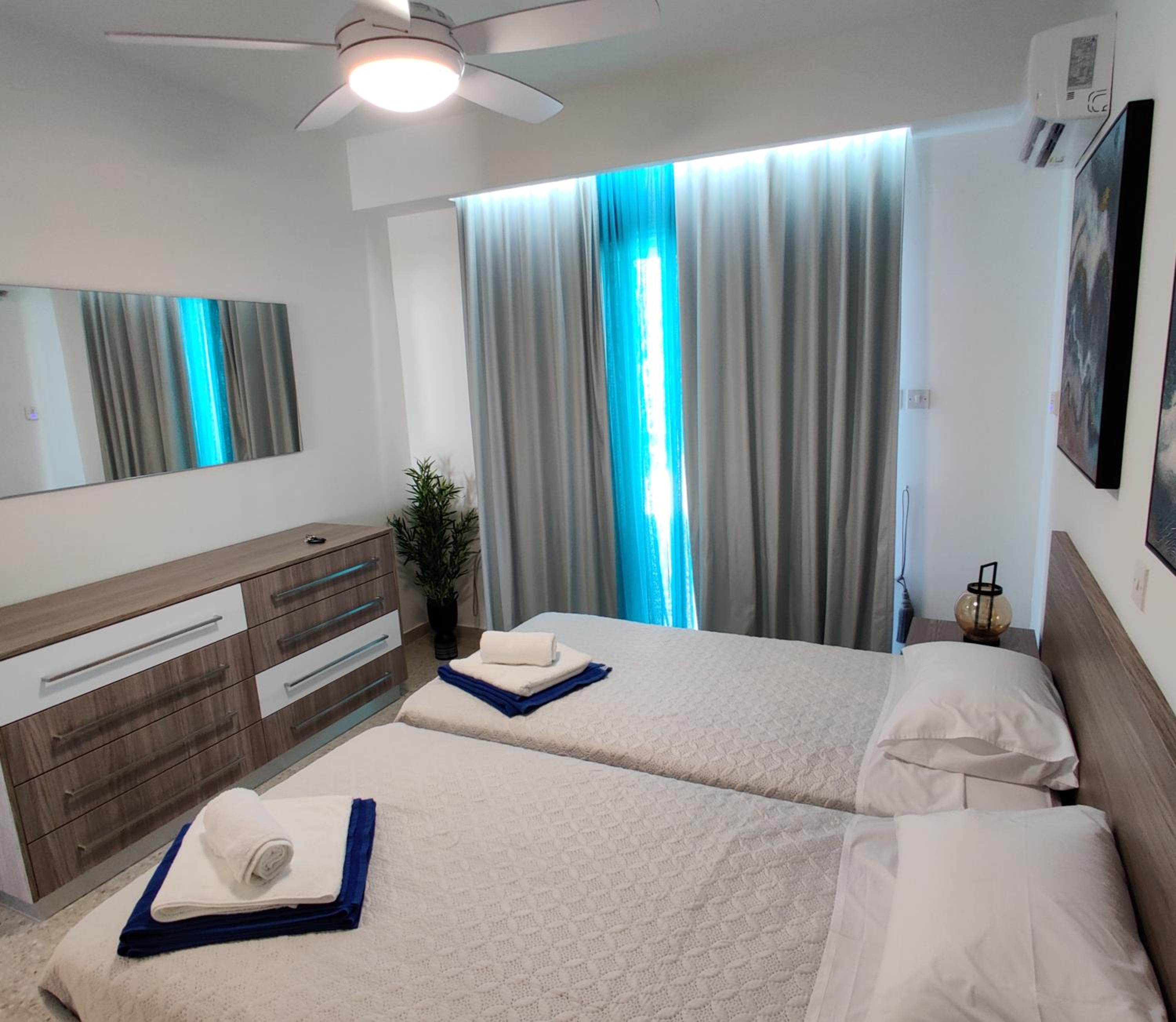 Lovely 1-bedroom unit @ fabulous location