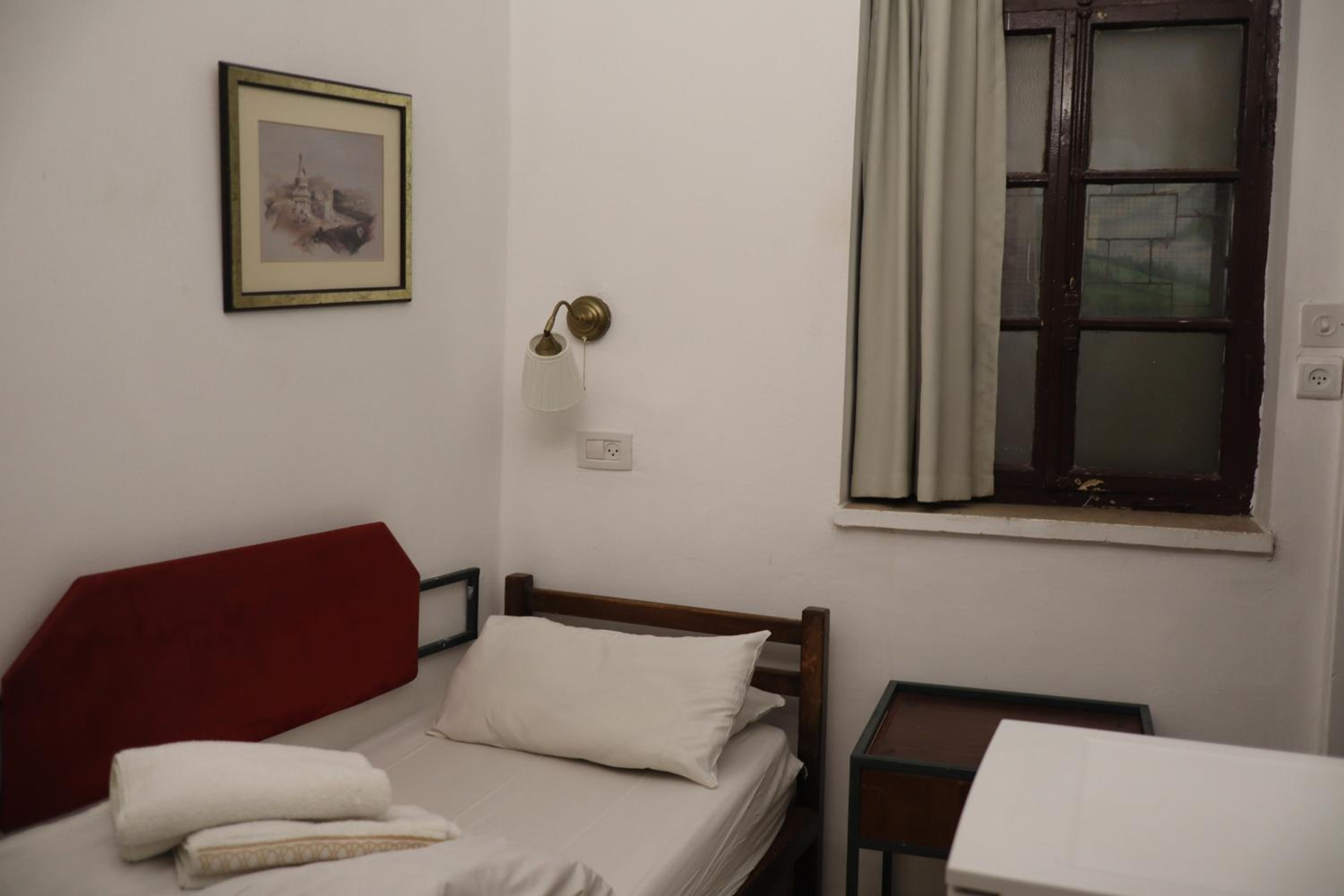 Ron Hotel
