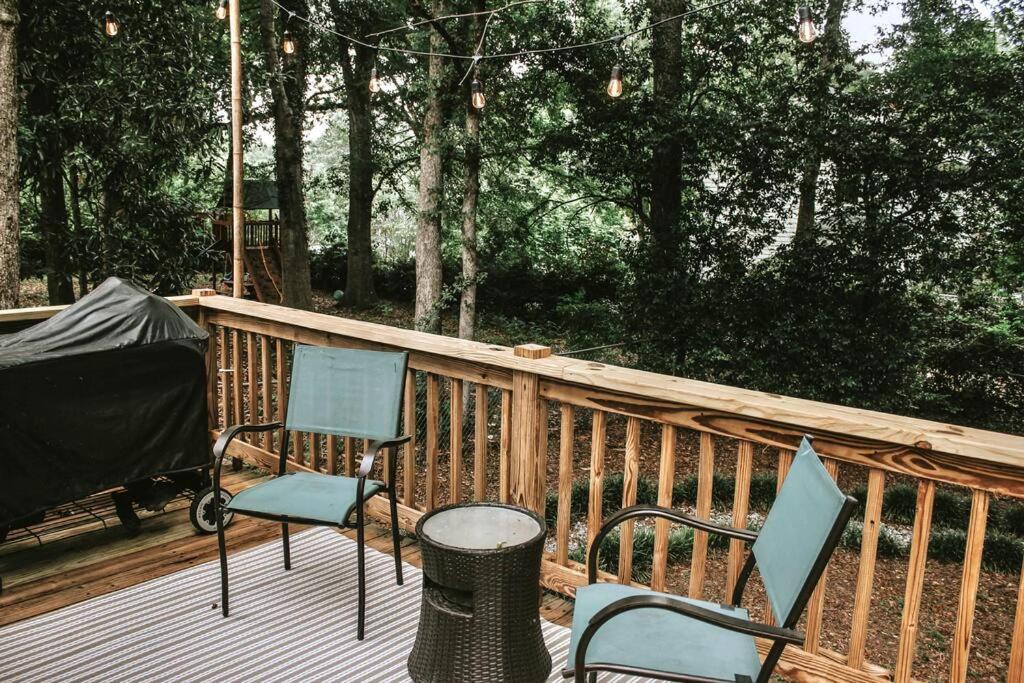 The Greenhouse Cozy Cottage- Walk to Downtown! view 4