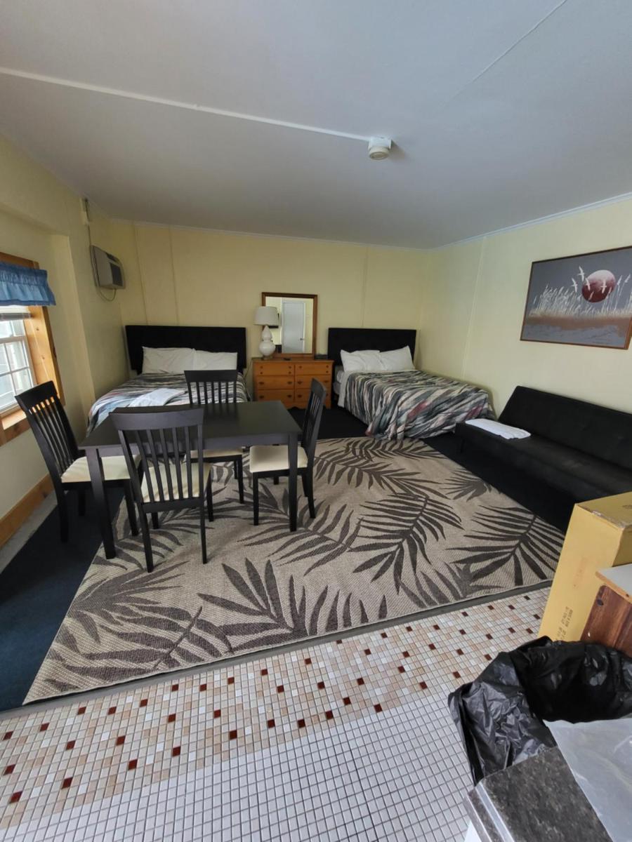 7 Beachside inn - Property Image 2